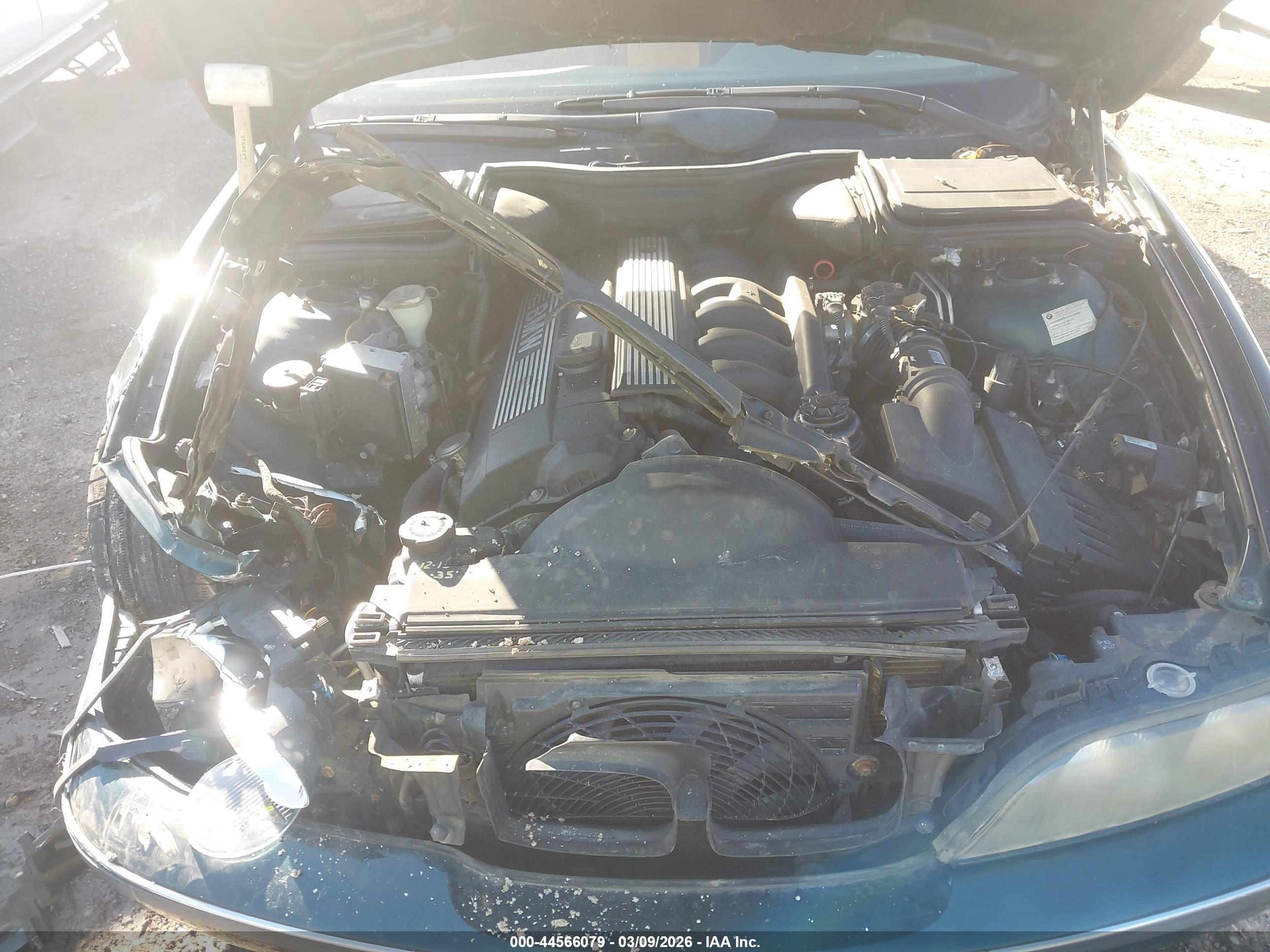 BMW 528I image 10