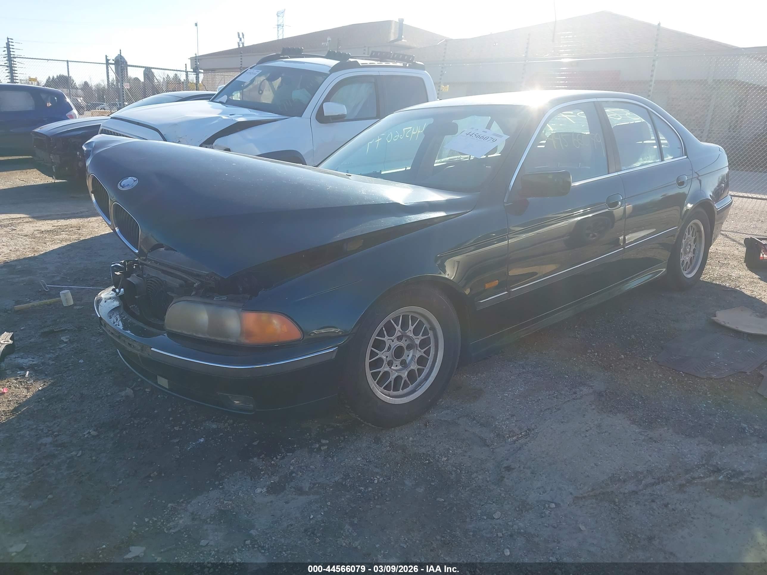 BMW 528I image 2