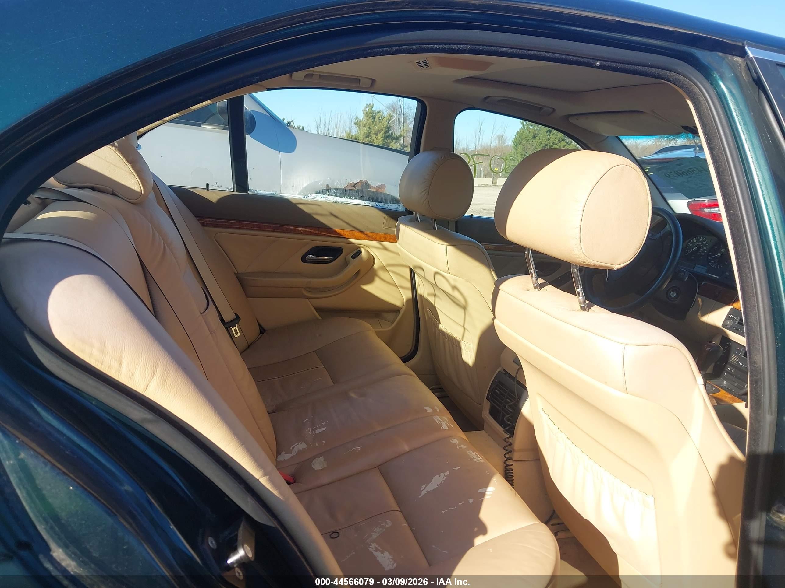 BMW 528I image 8
