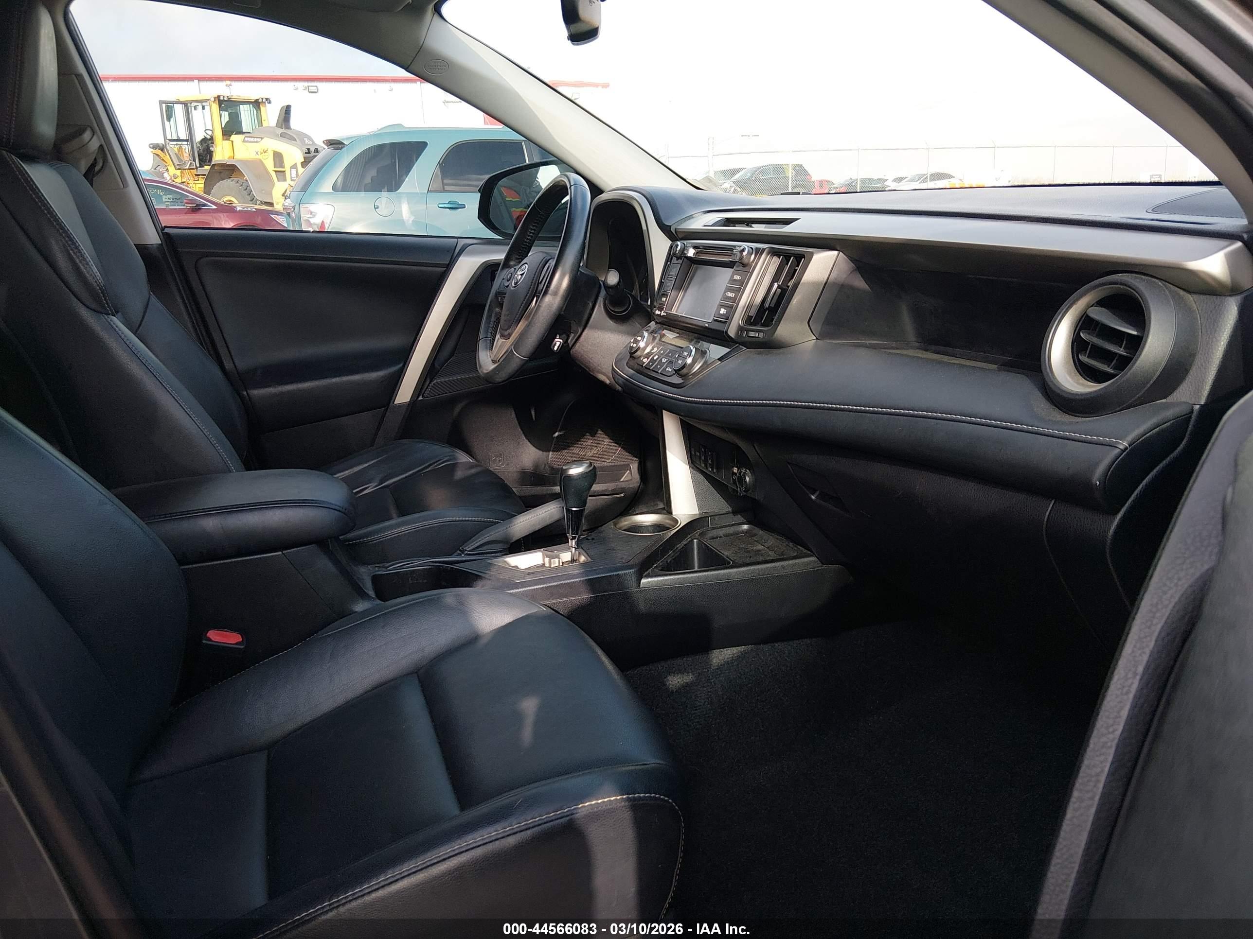TOYOTA RAV4 image 5