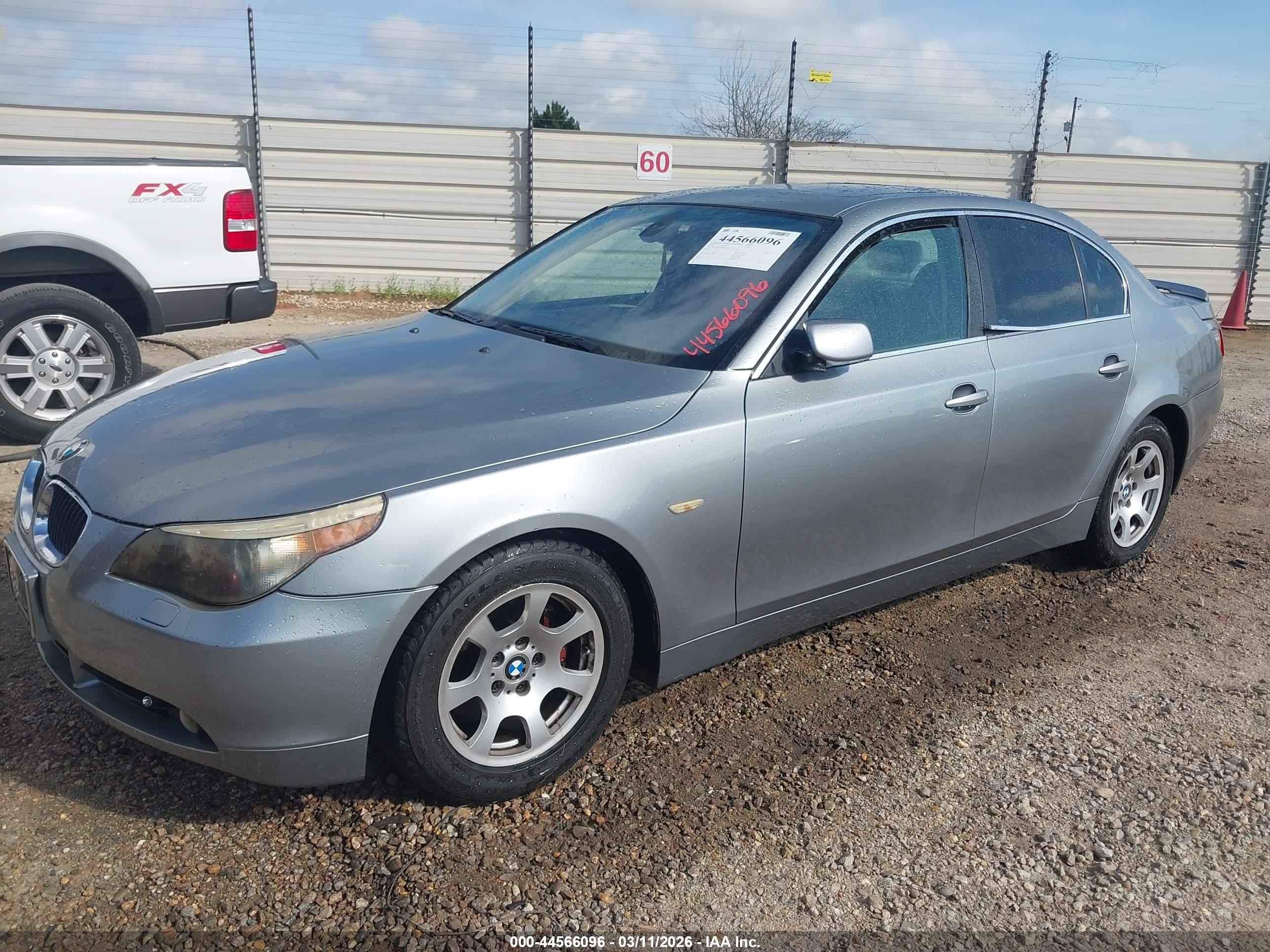 BMW 525I image 2