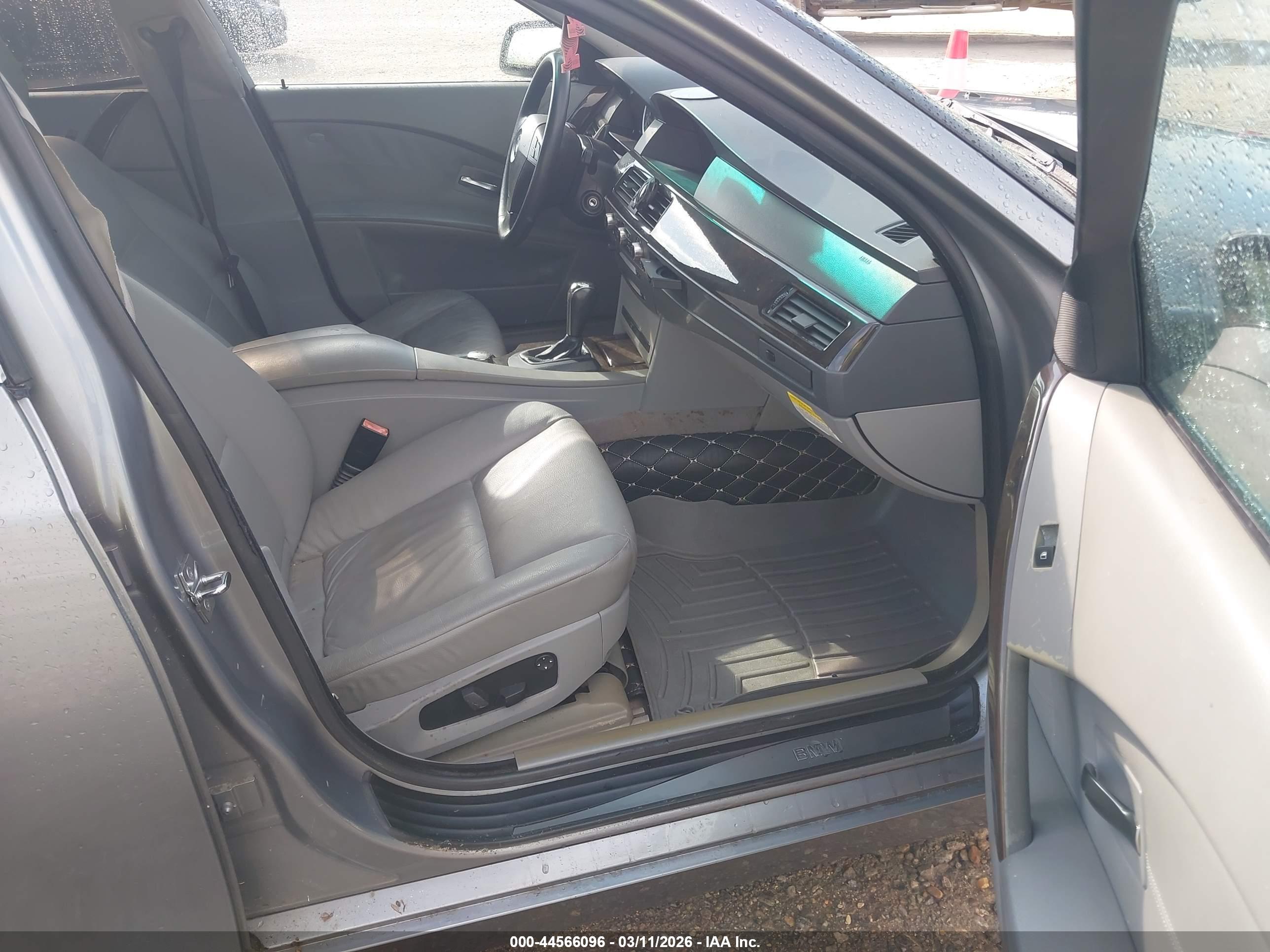 BMW 525I image 5