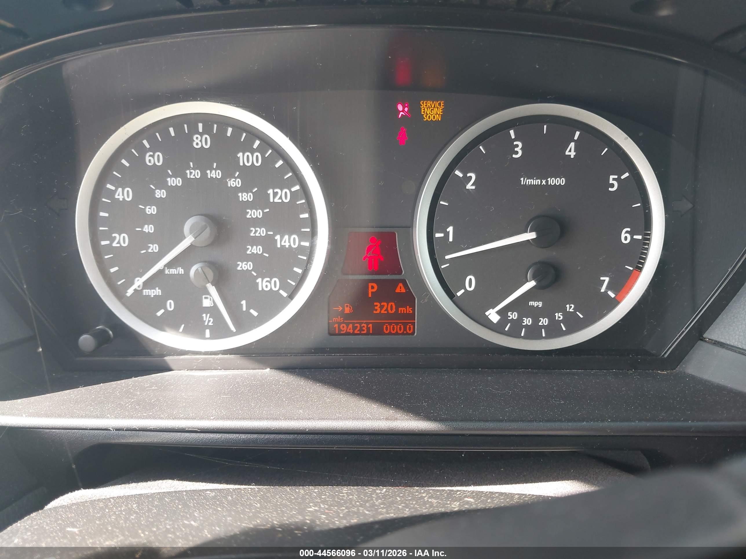 BMW 525I image 7