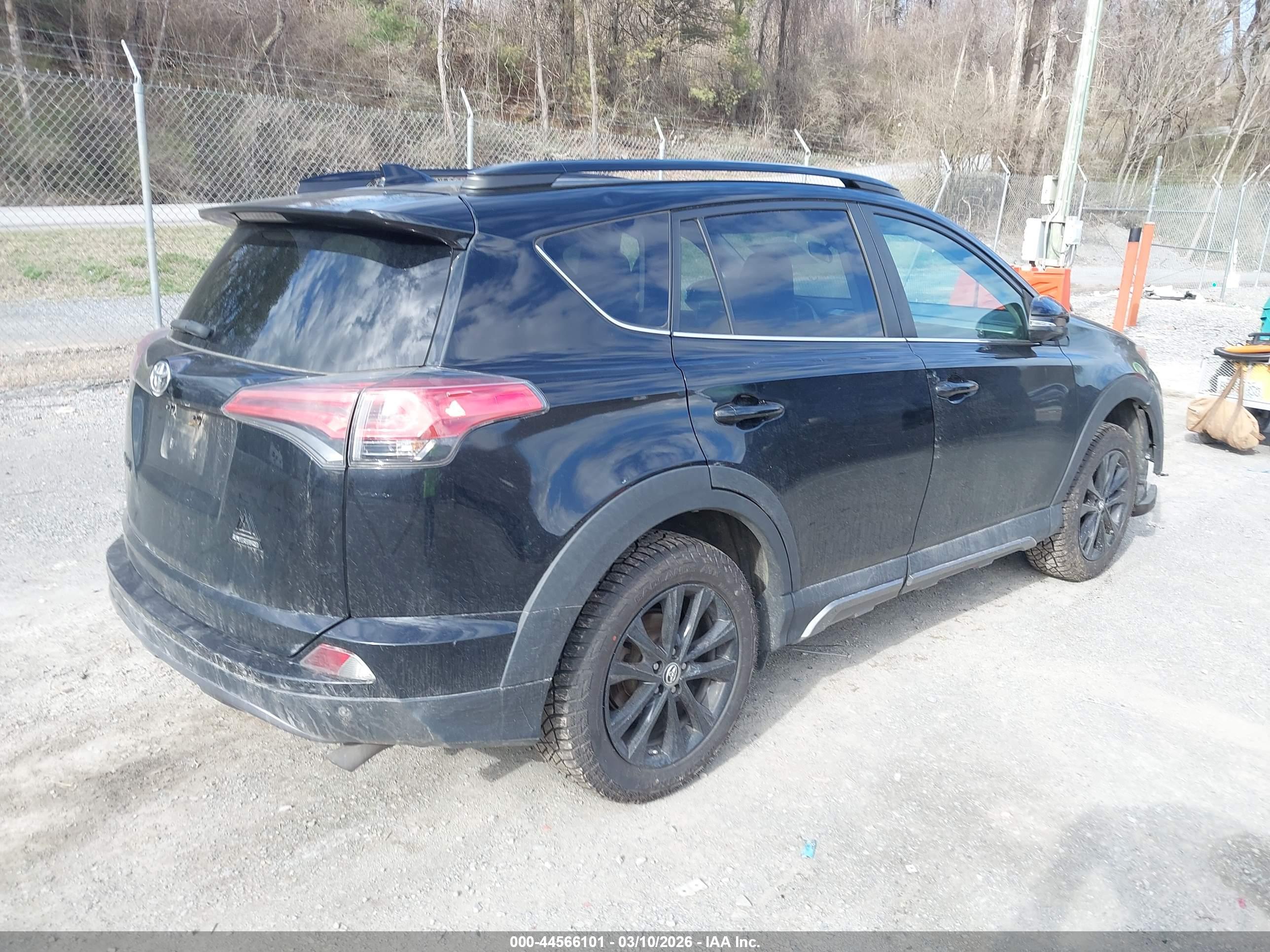 TOYOTA RAV4 image 4
