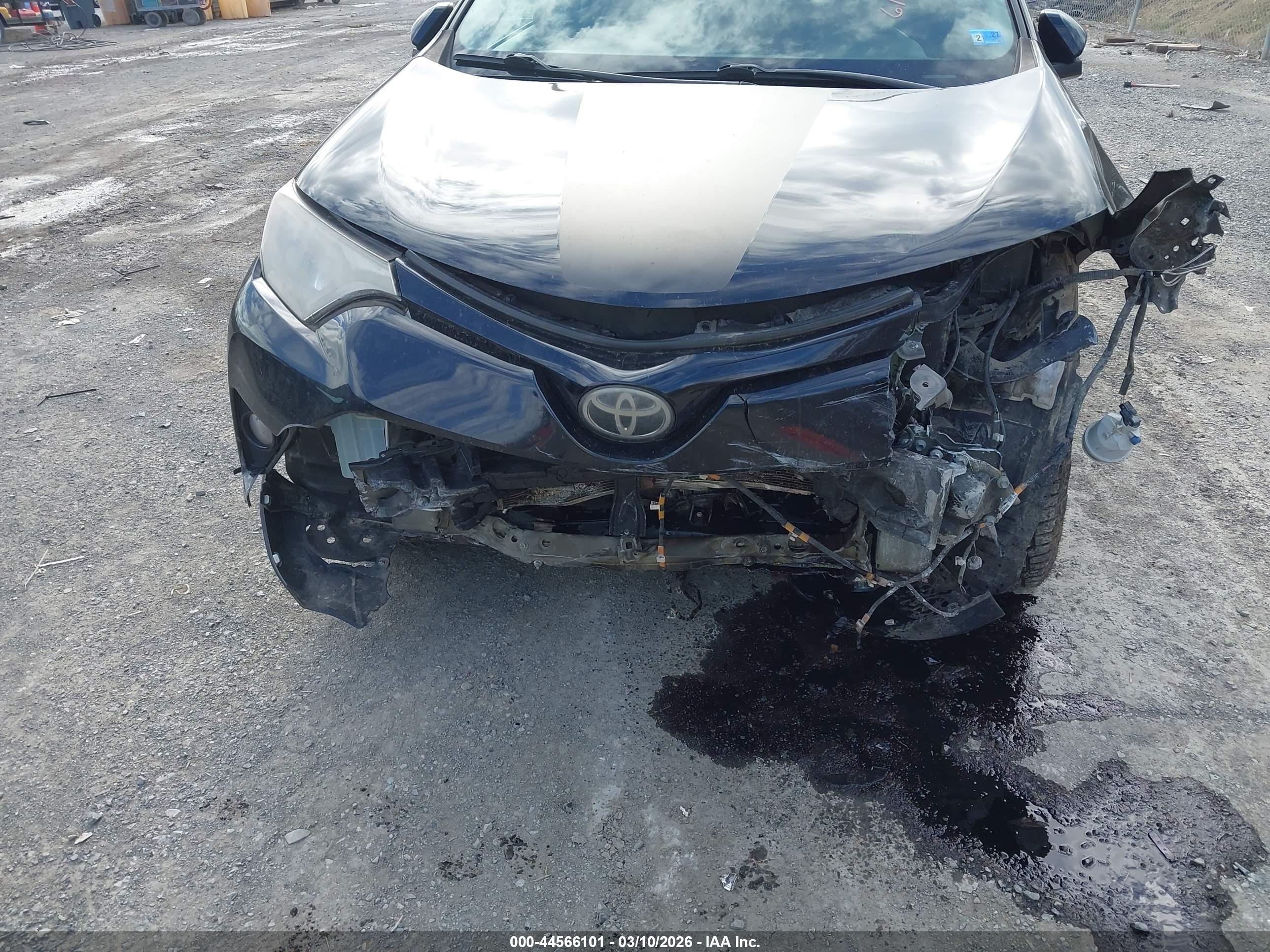 TOYOTA RAV4 image 6