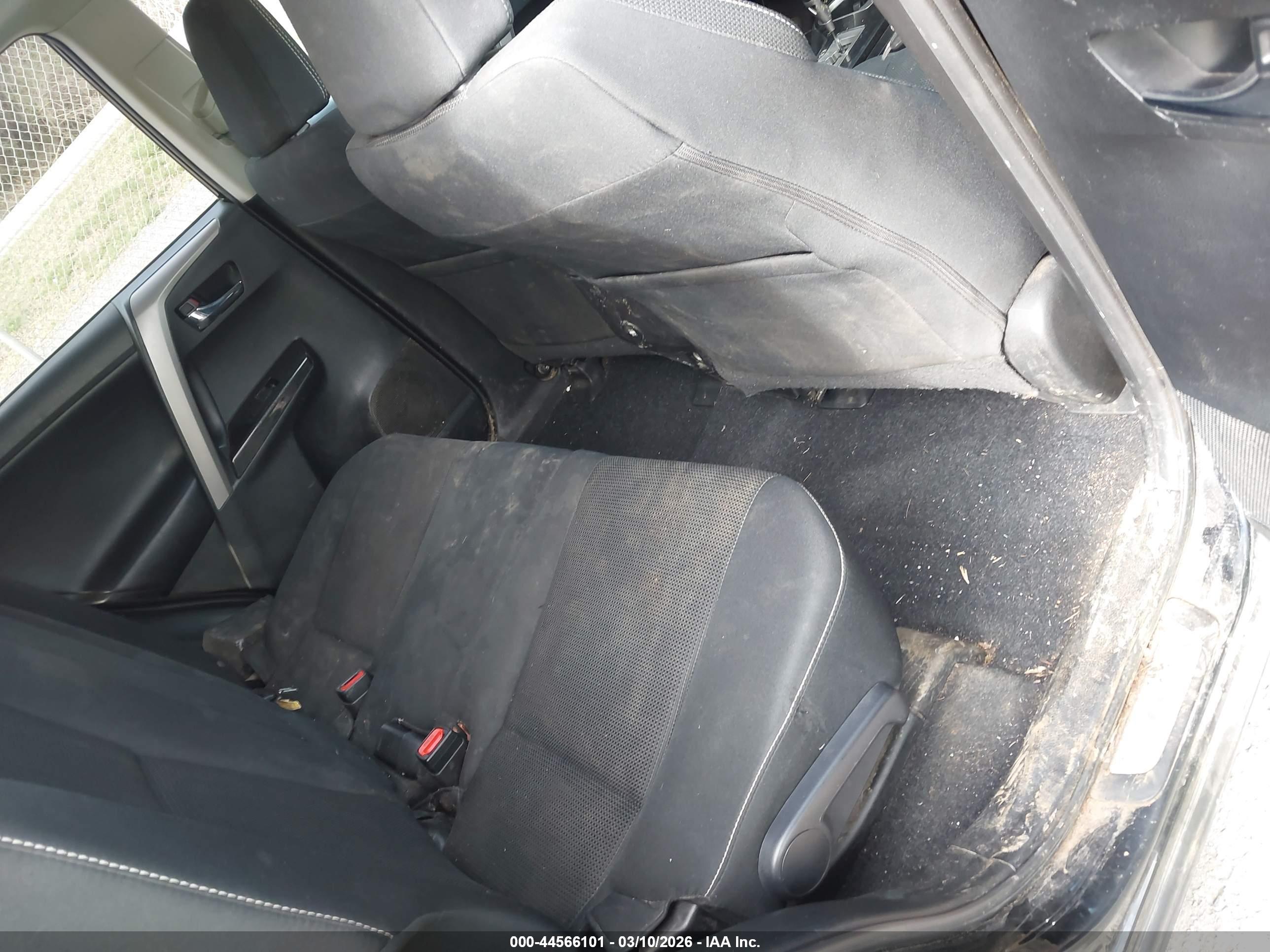 TOYOTA RAV4 image 8