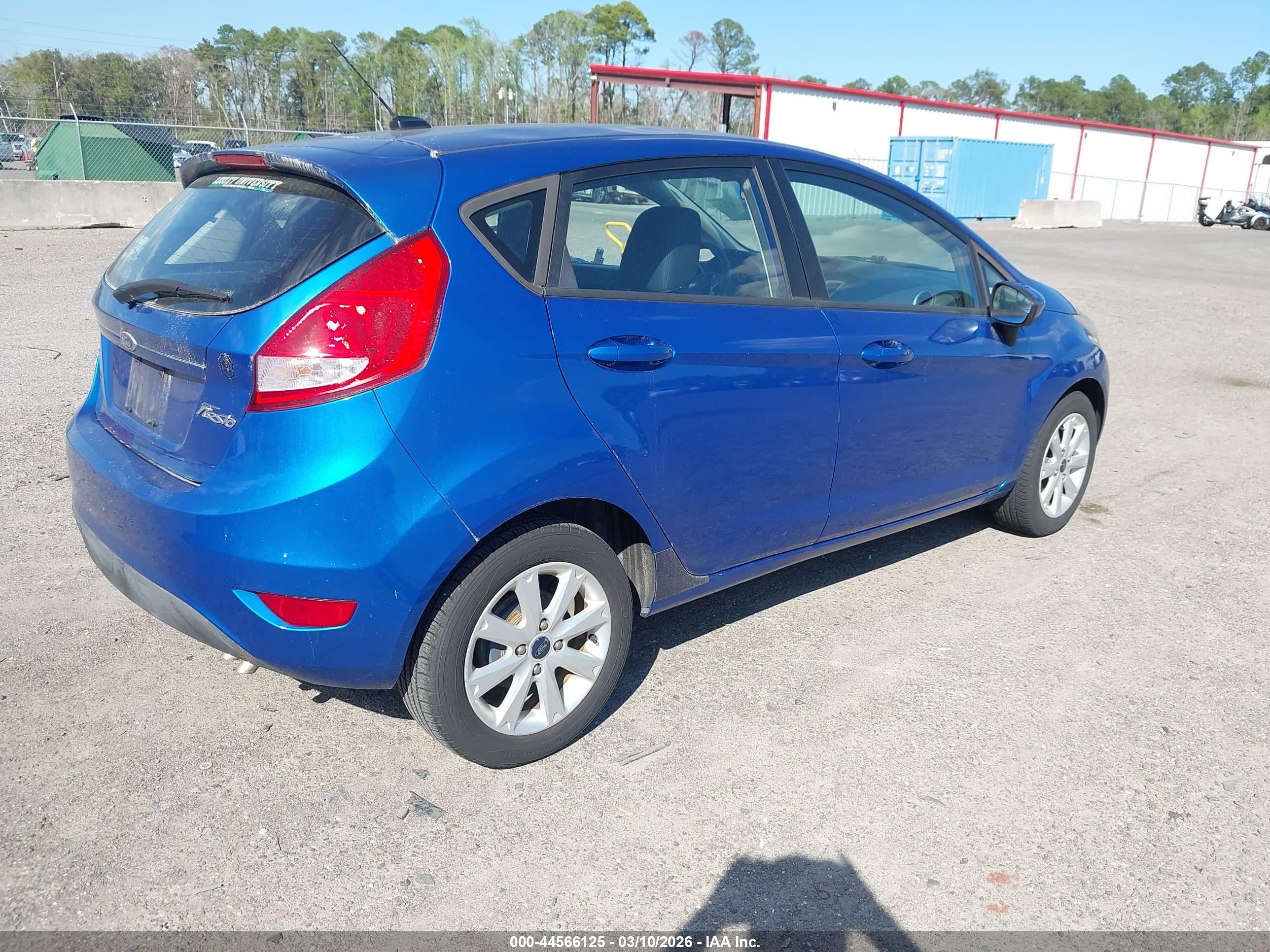 FORD FIESTA image 4