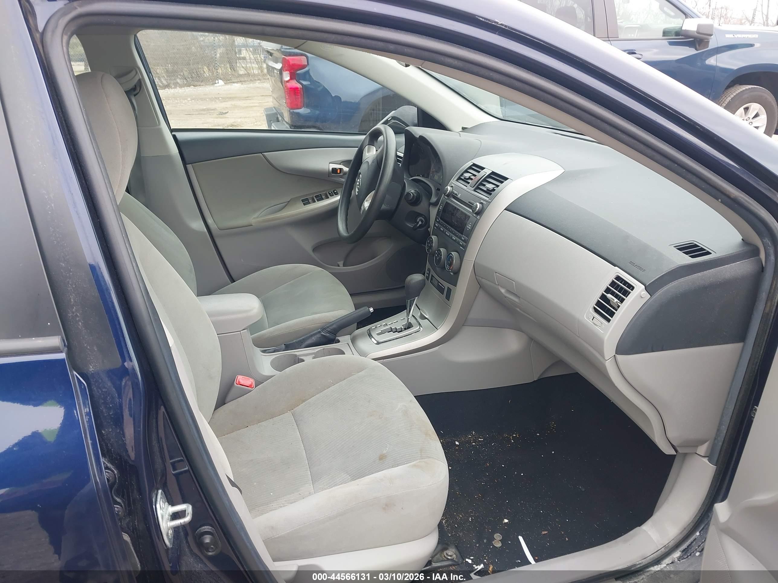 TOYOTA COROLLA image 5