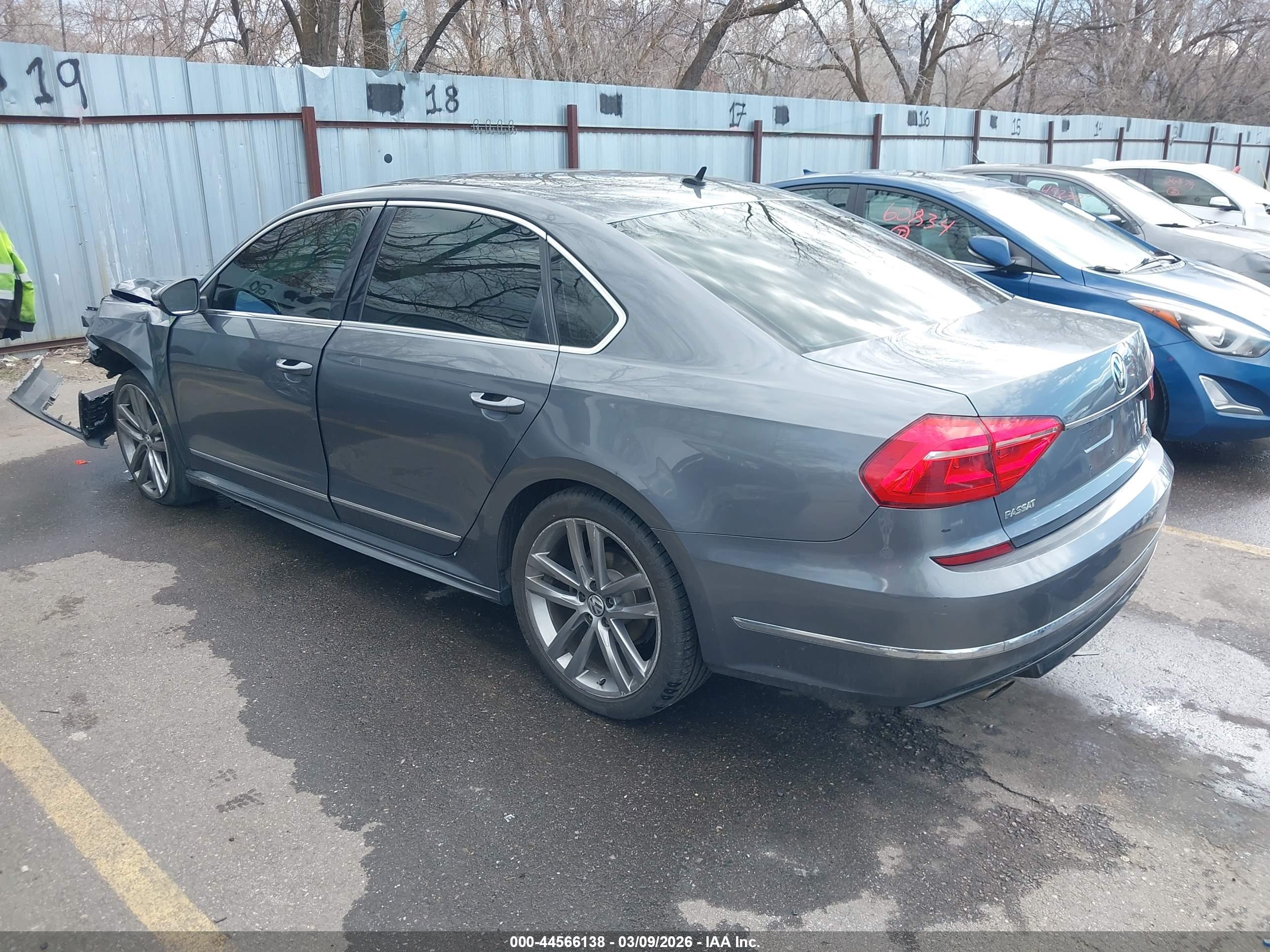 VOLKSWAGEN PASSAT image 3