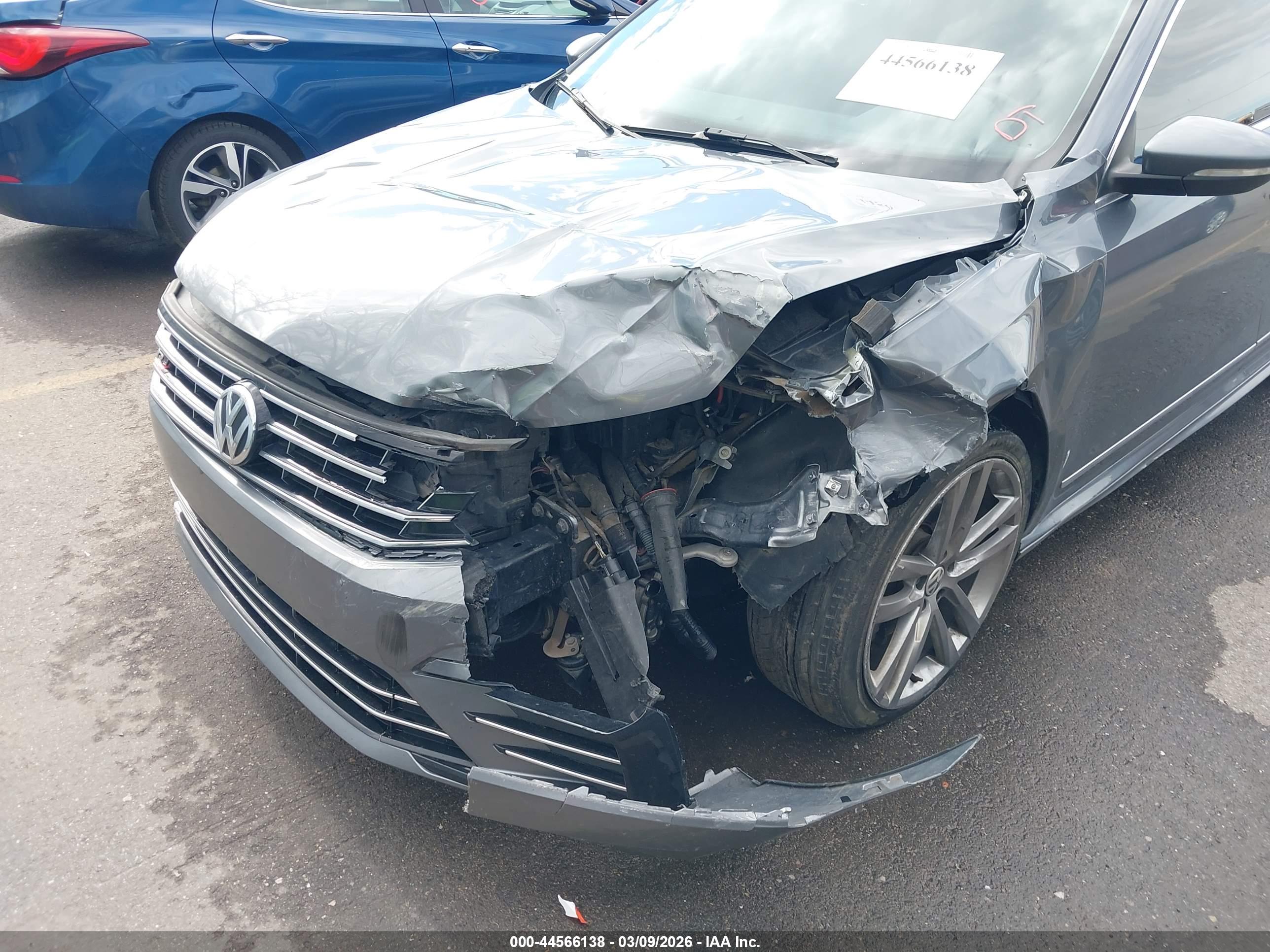 VOLKSWAGEN PASSAT image 6