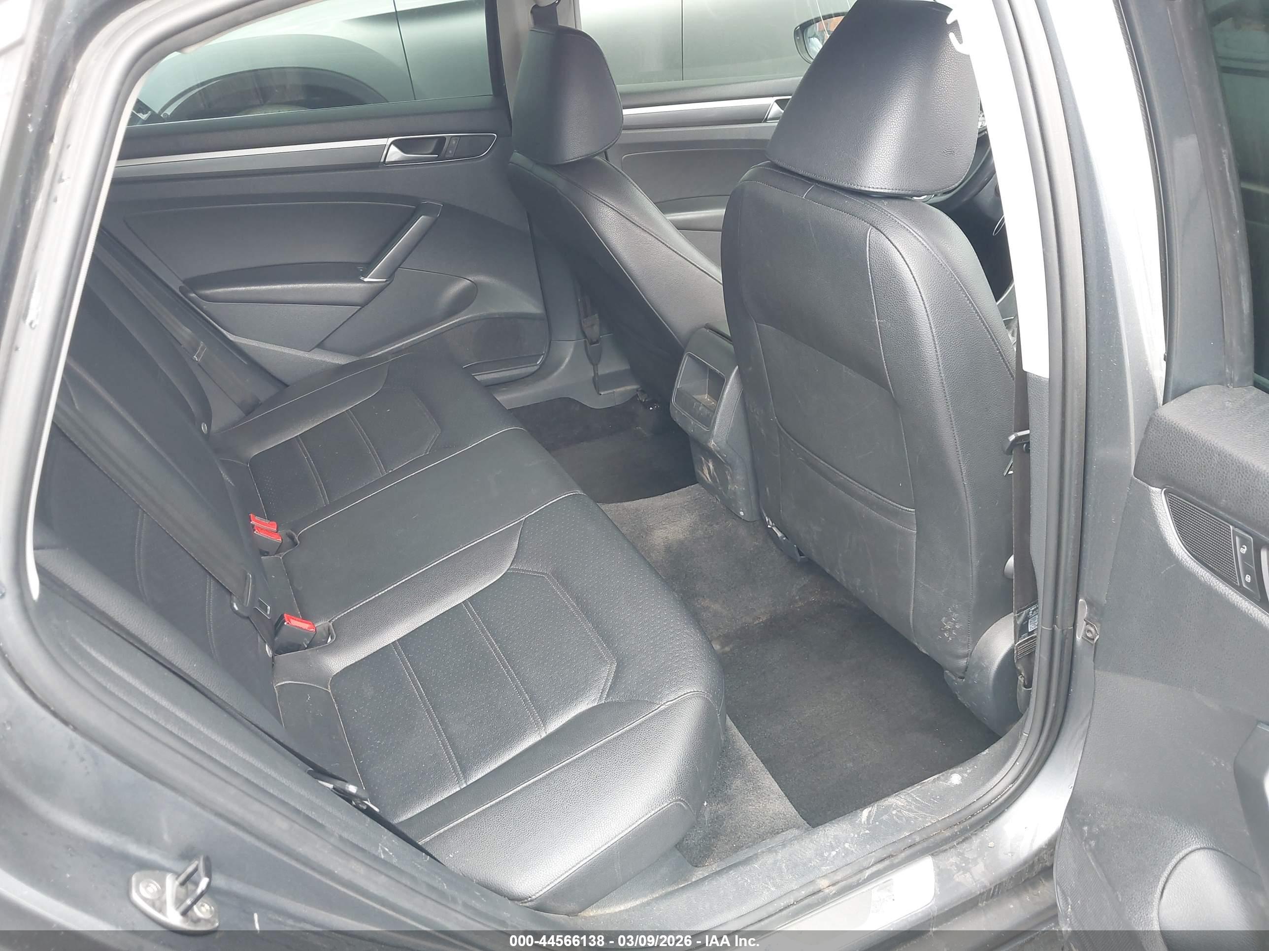 VOLKSWAGEN PASSAT image 8