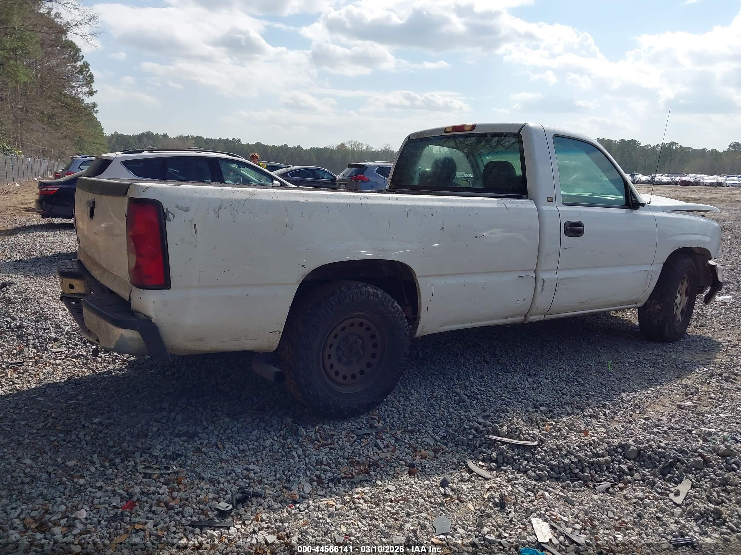 CHEVROLET SILVERADO image 4