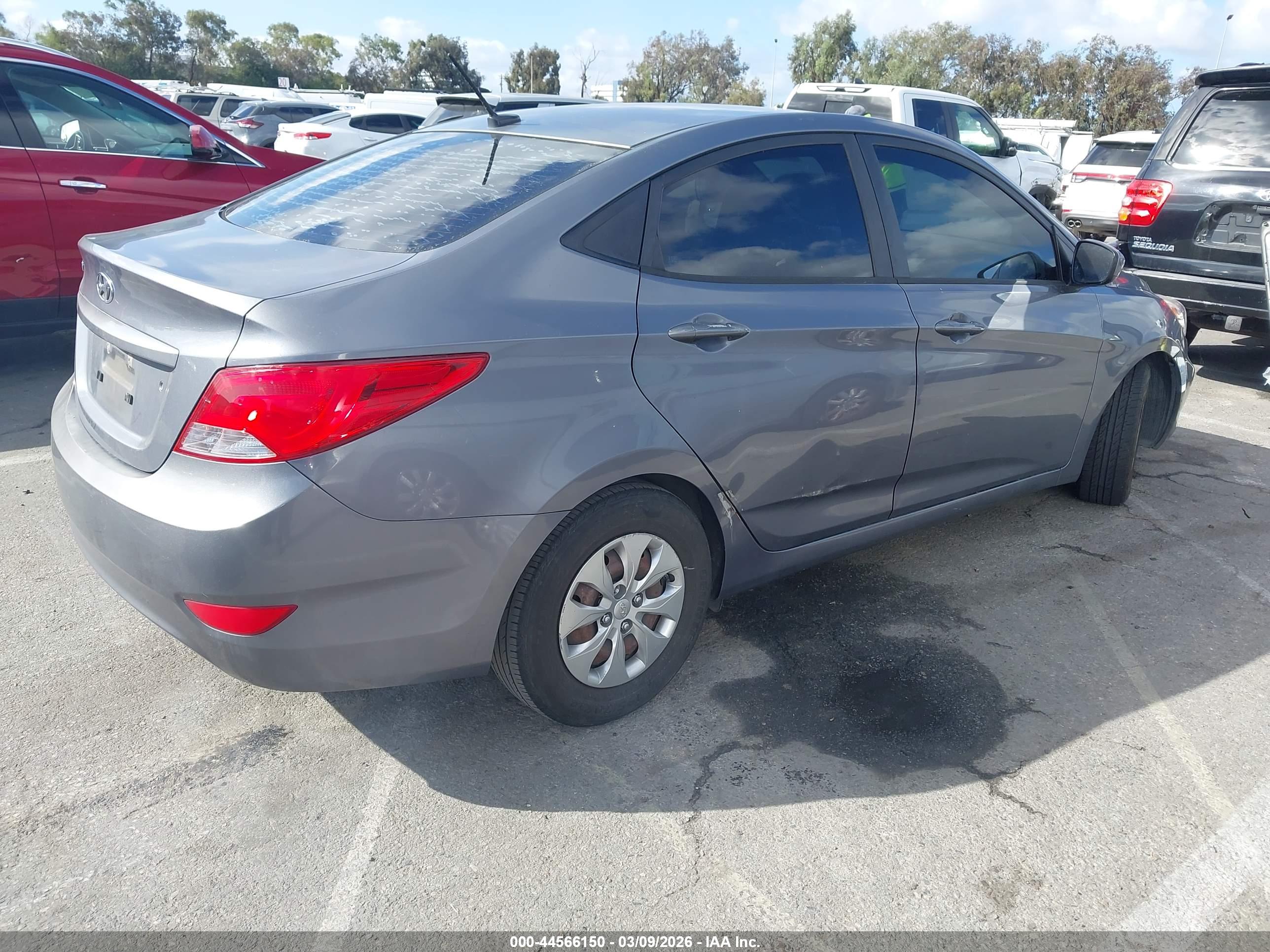 HYUNDAI ACCENT image 4