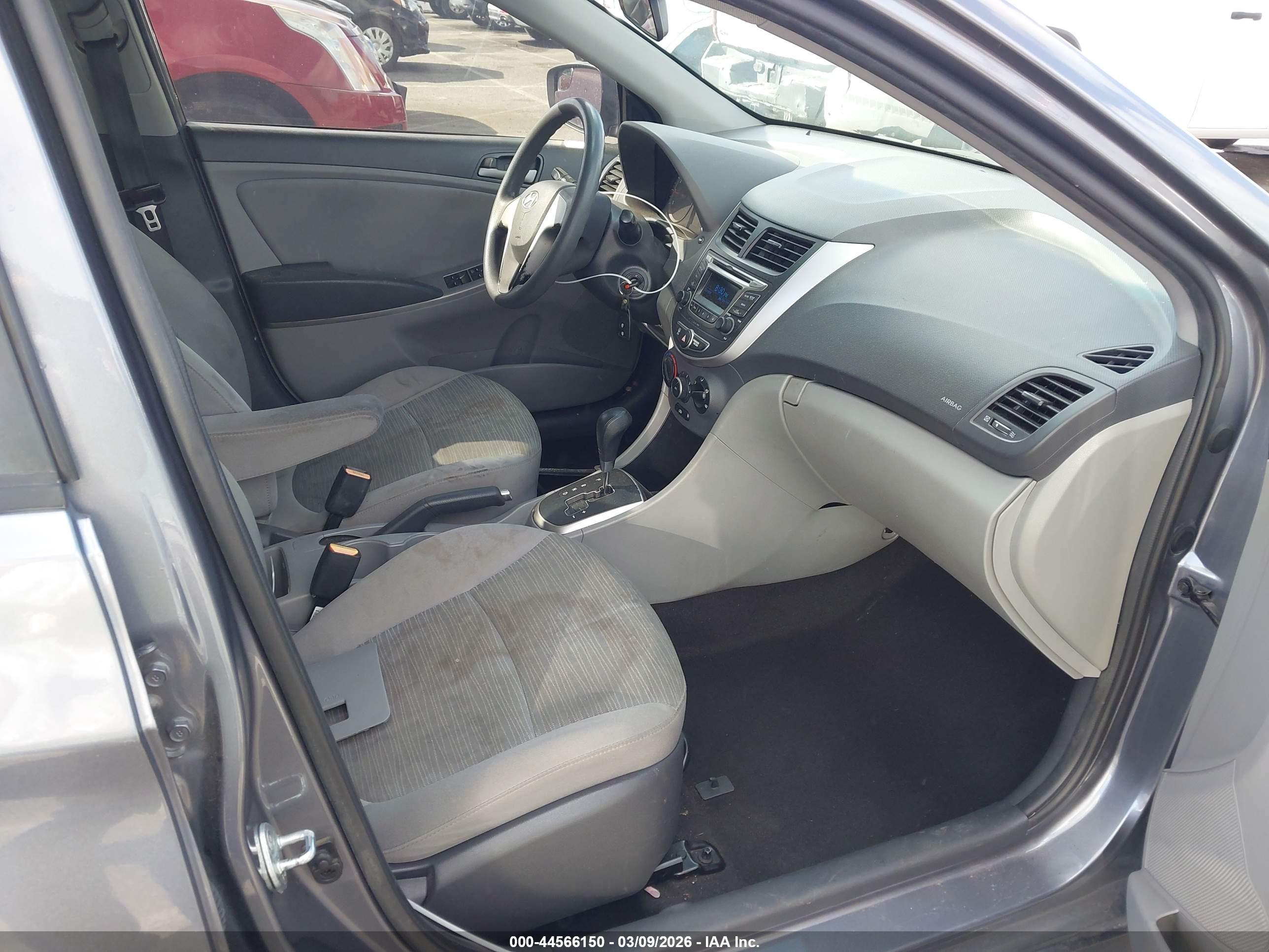 HYUNDAI ACCENT image 5