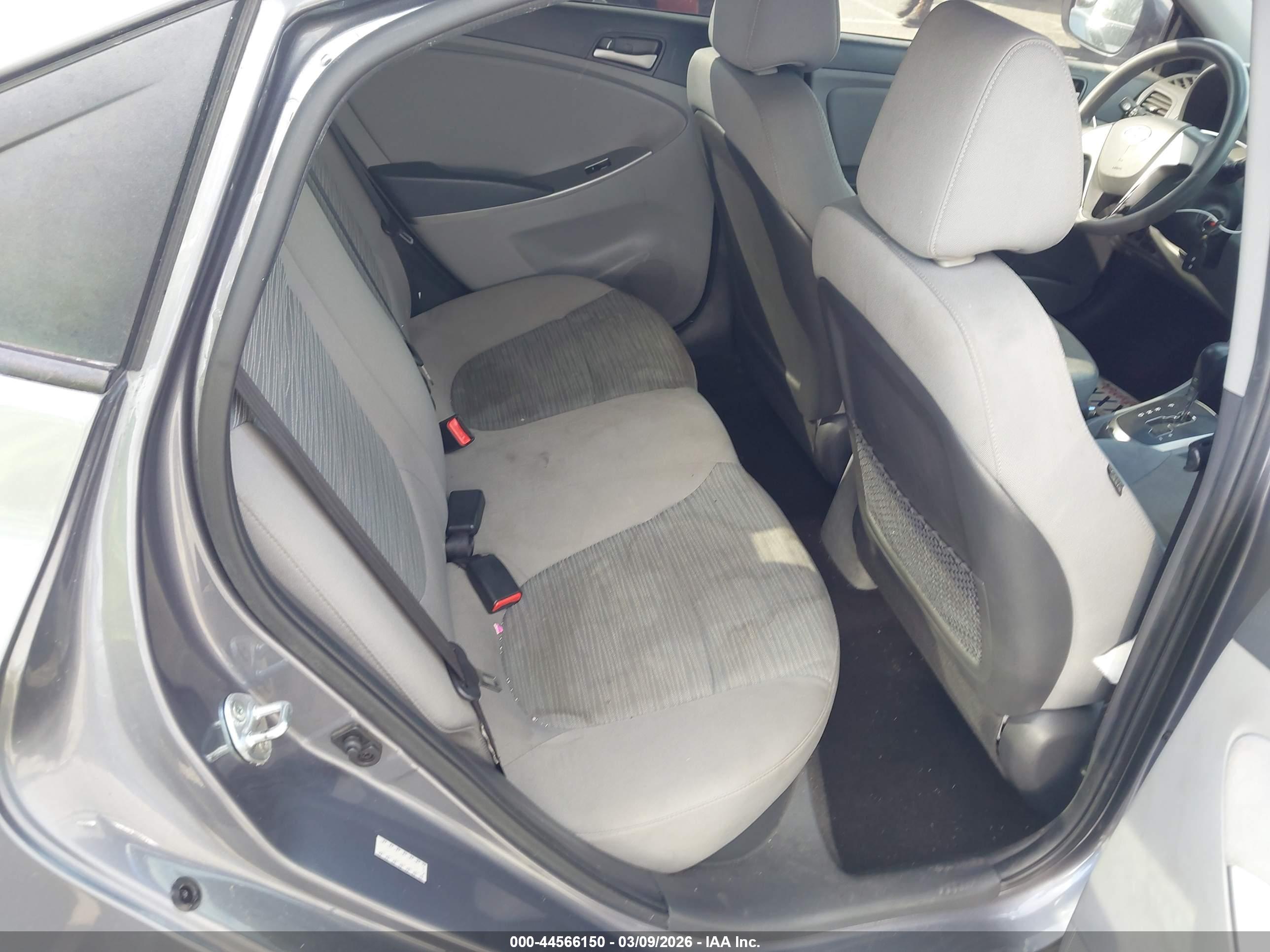 HYUNDAI ACCENT image 8