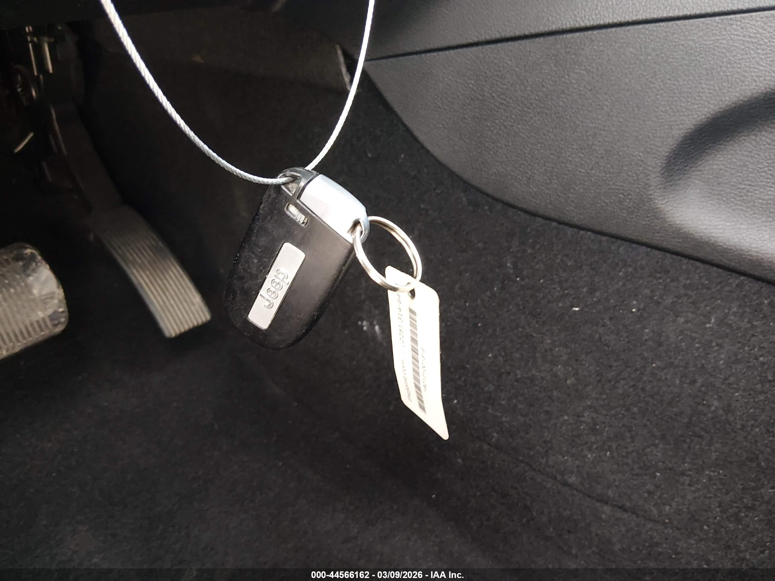 JEEP GRAND image 11