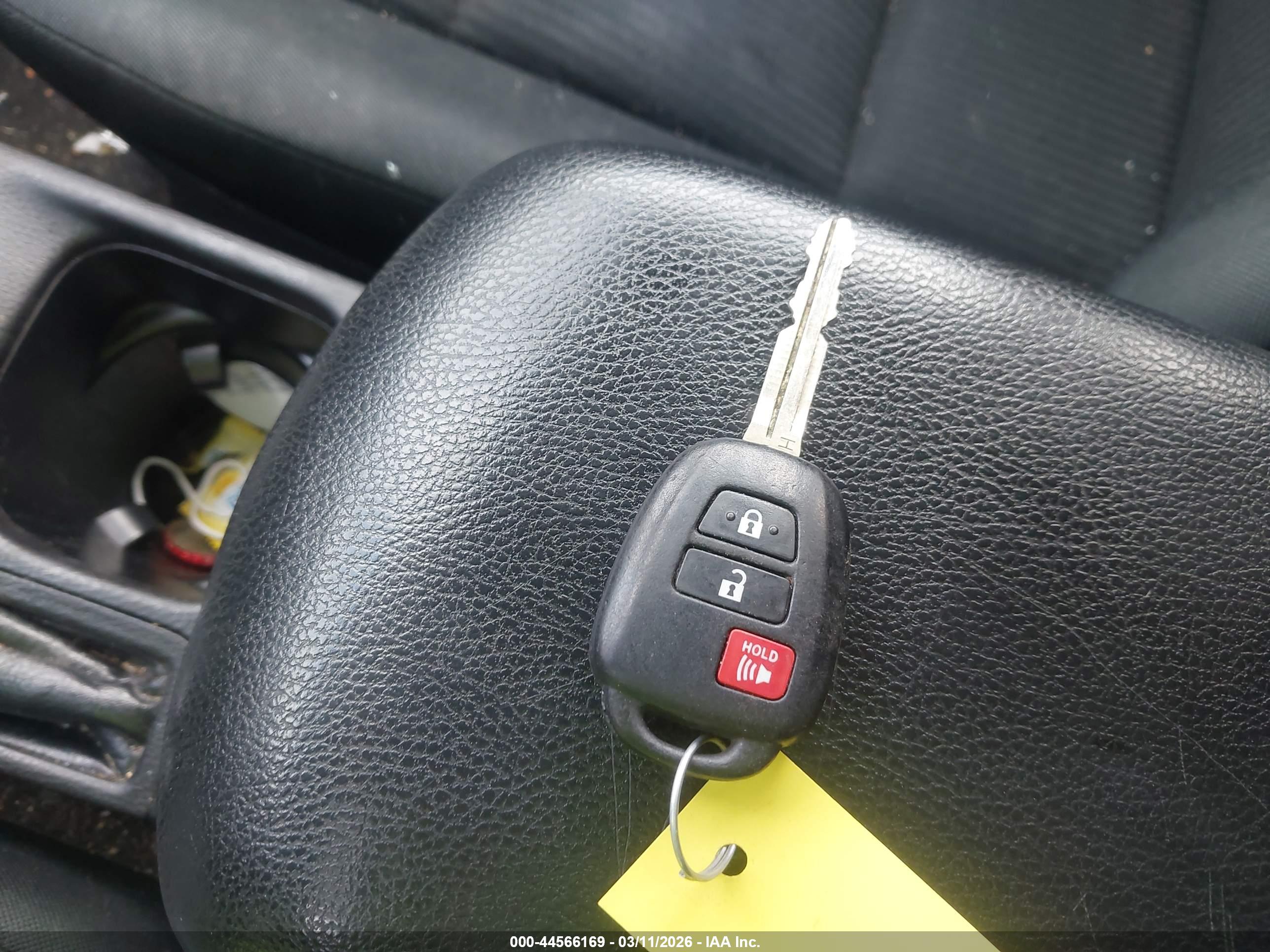 TOYOTA RAV4 image 11