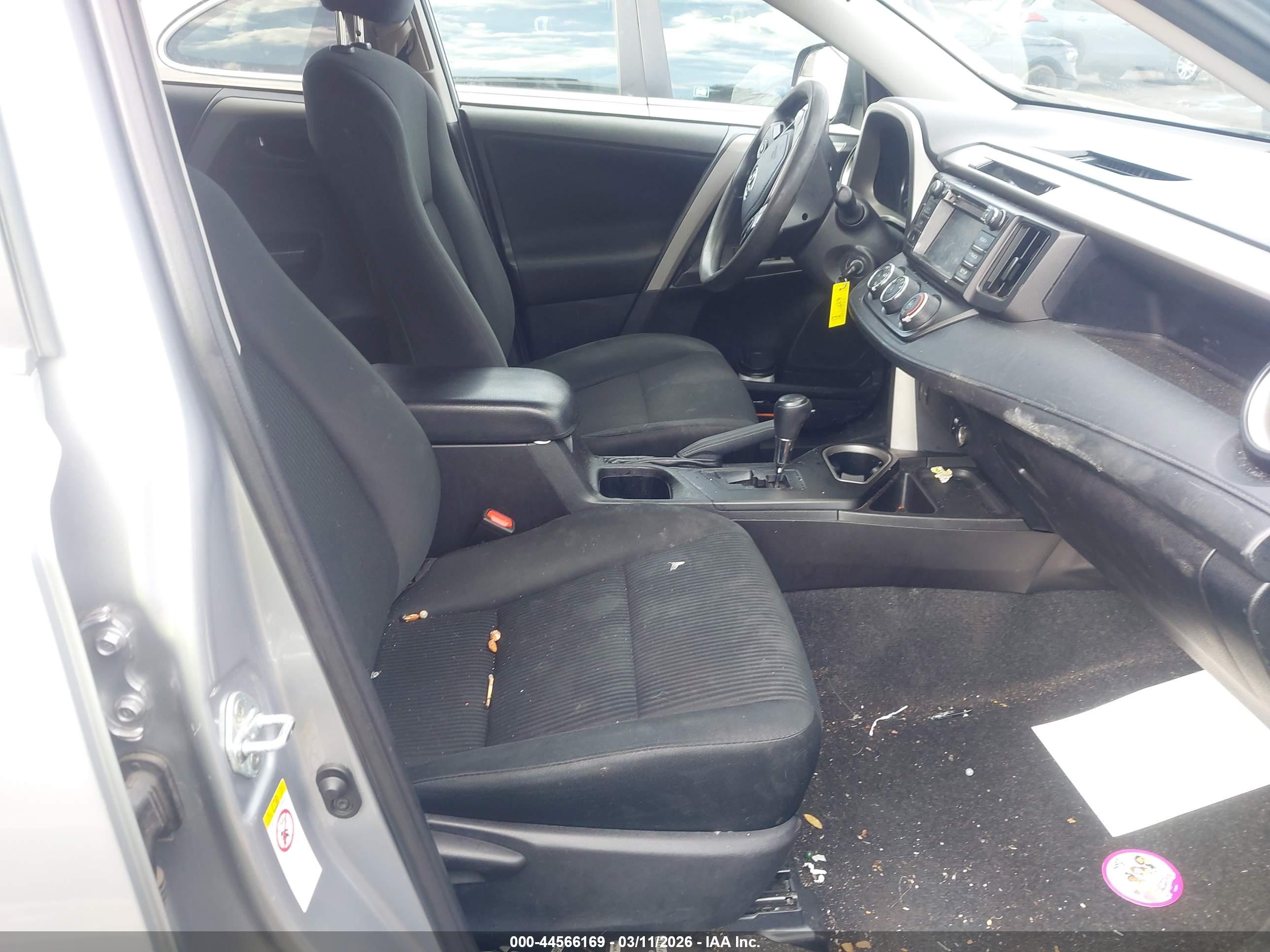 TOYOTA RAV4 image 5