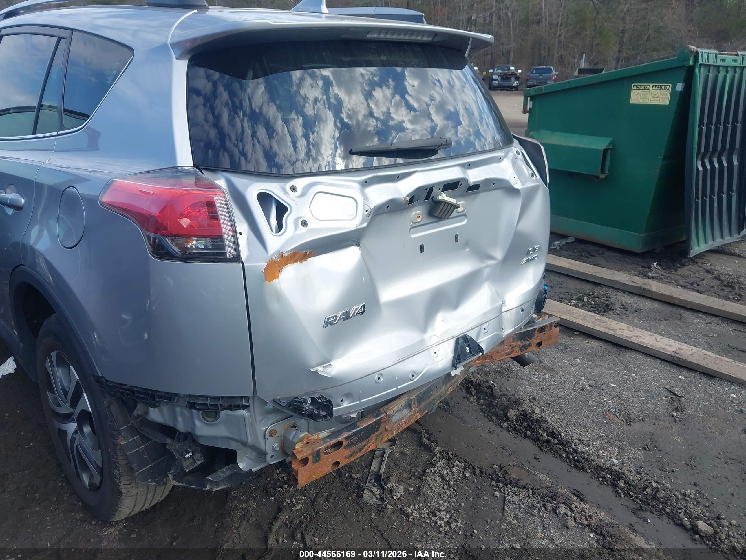 TOYOTA RAV4 image 6