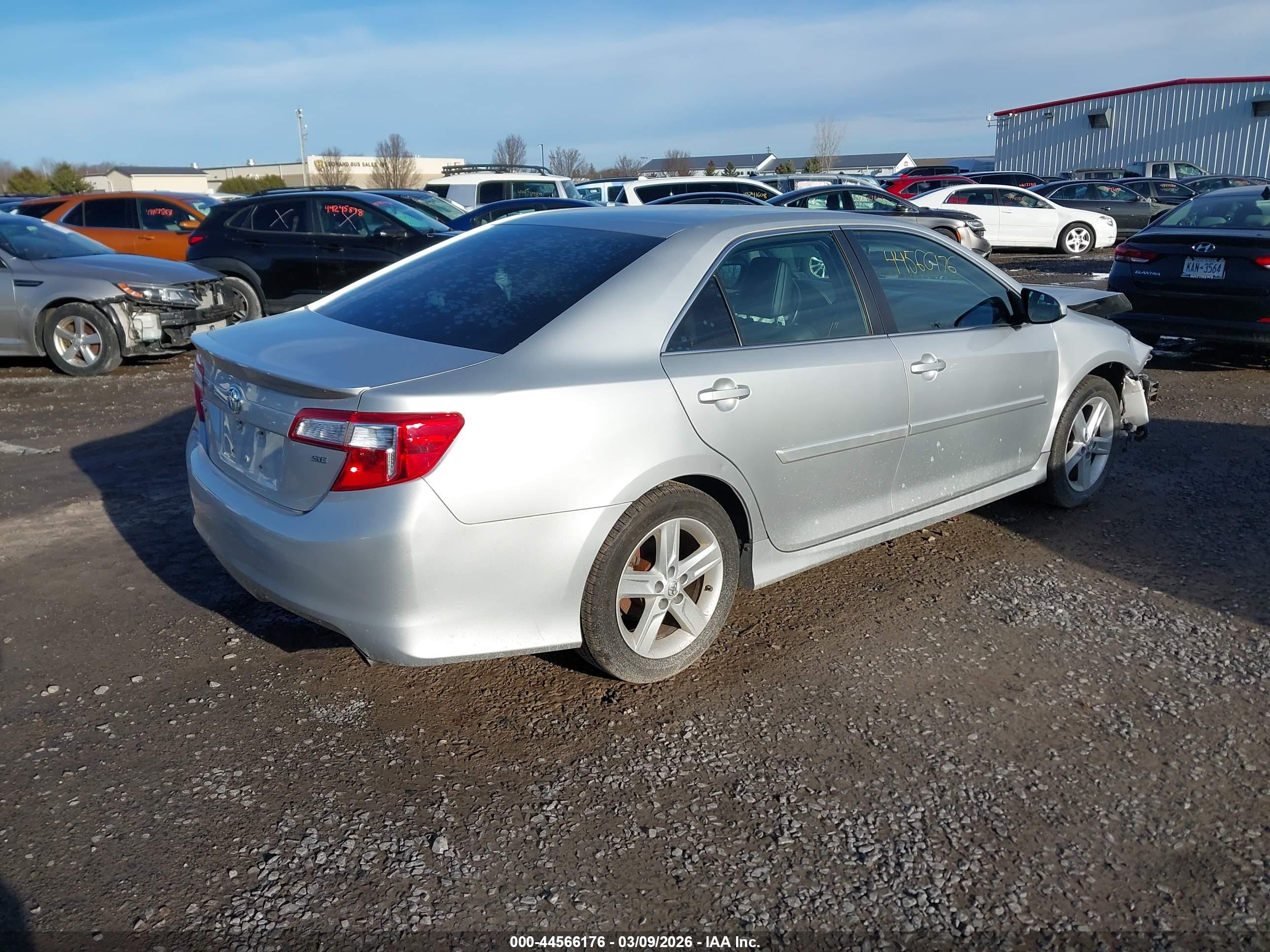 TOYOTA CAMRY image 4