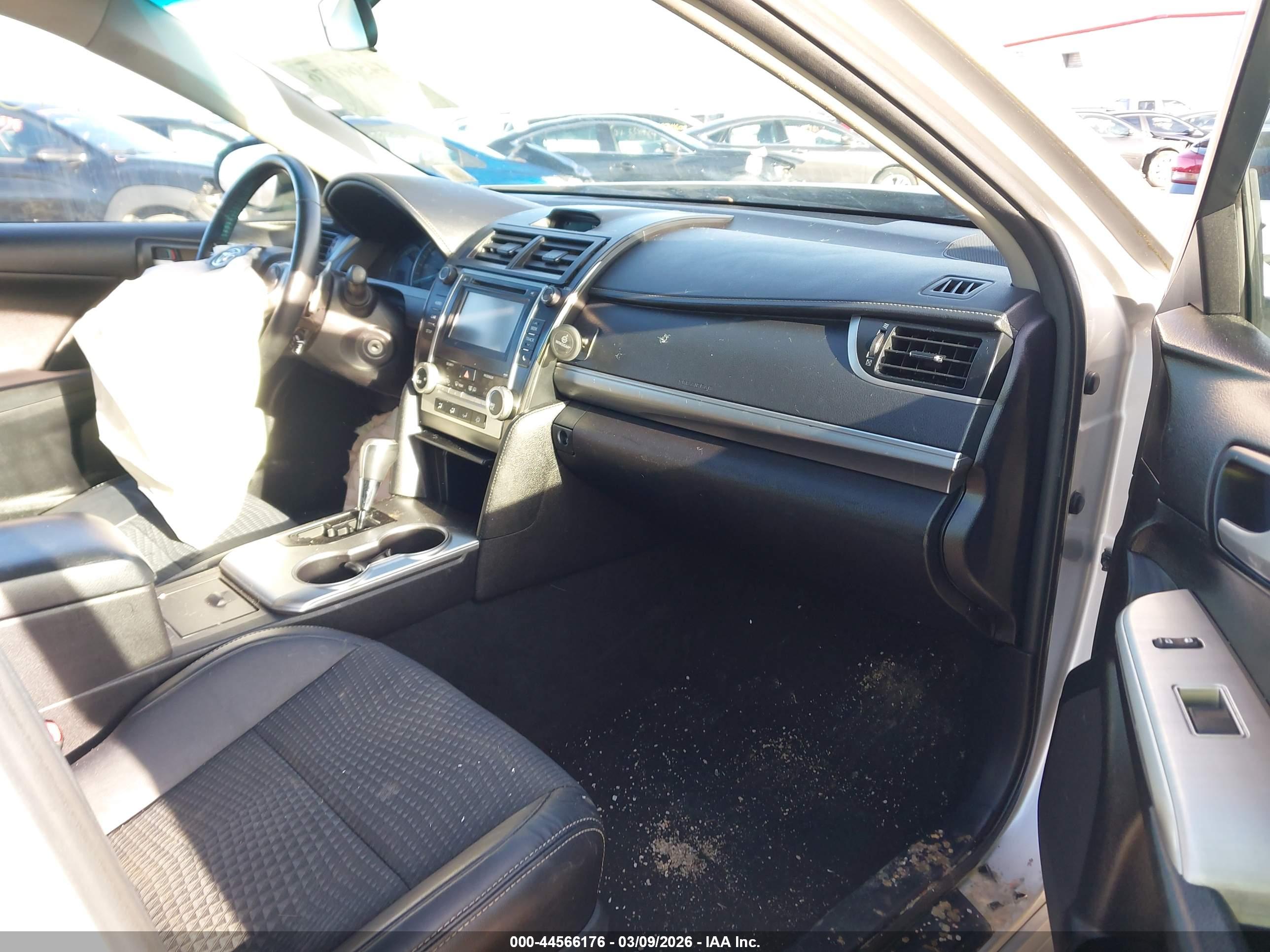 TOYOTA CAMRY image 5