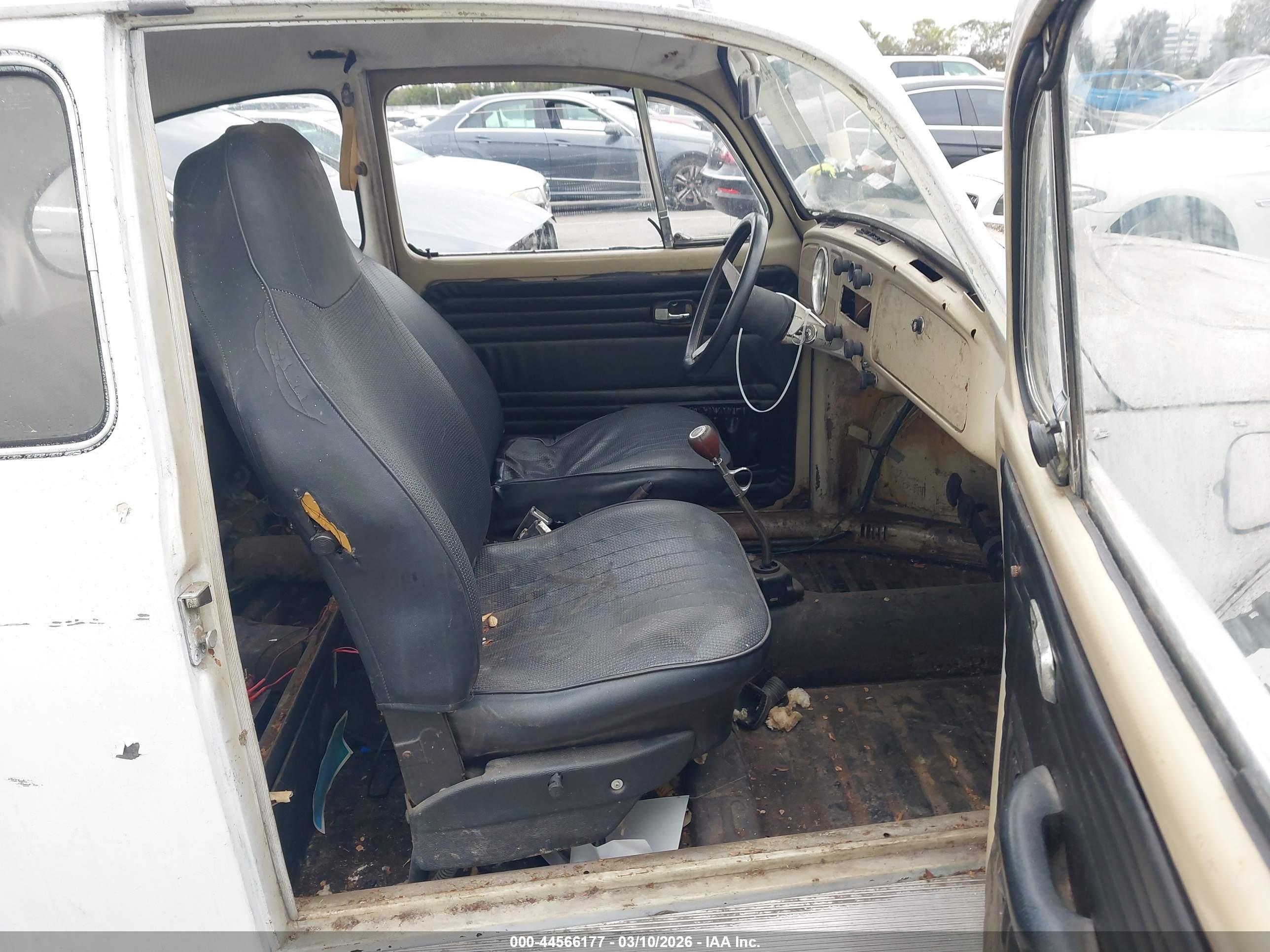 VOLKSWAGEN BEETLE image 5