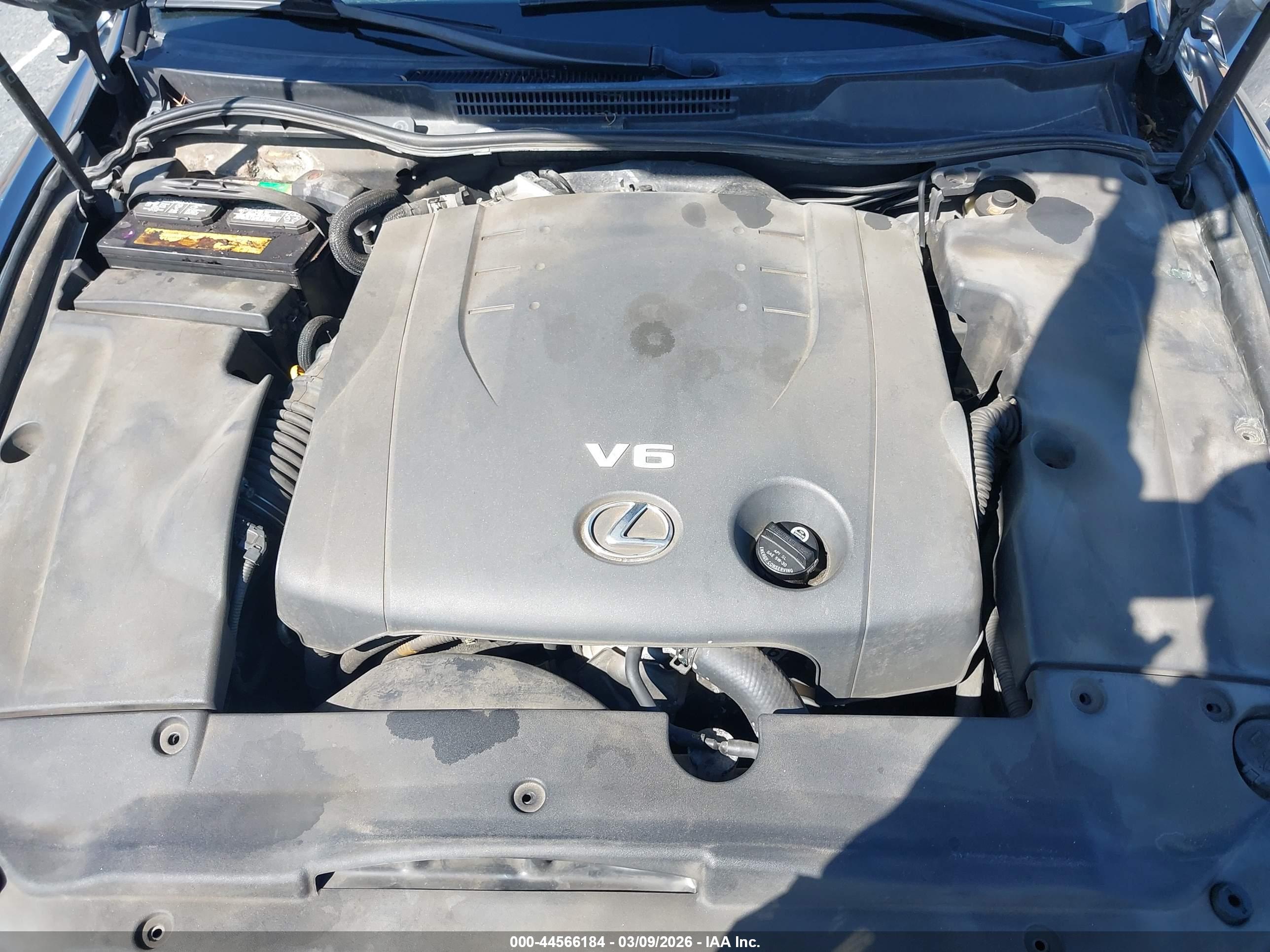 LEXUS IS image 10