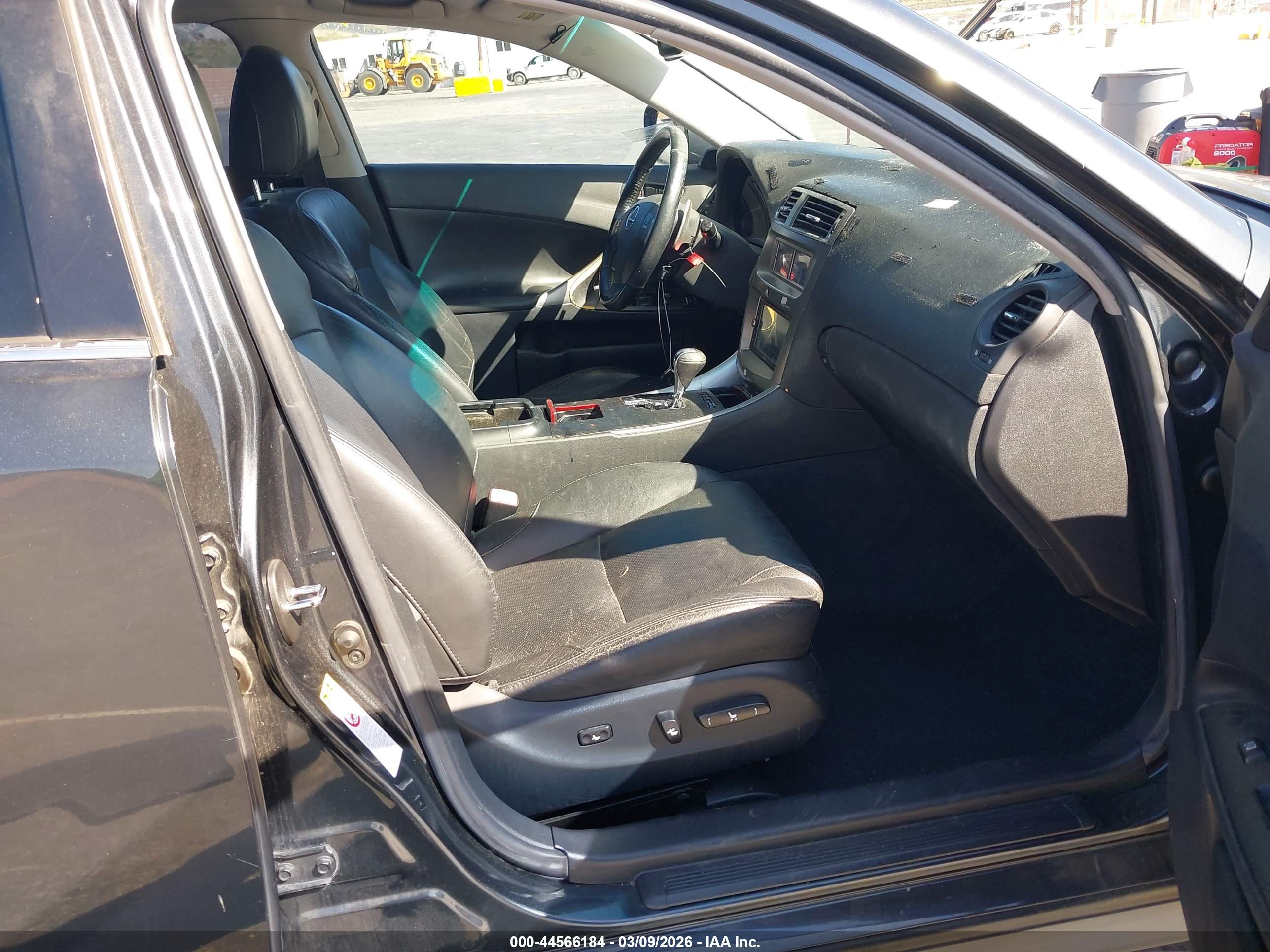 LEXUS IS image 5