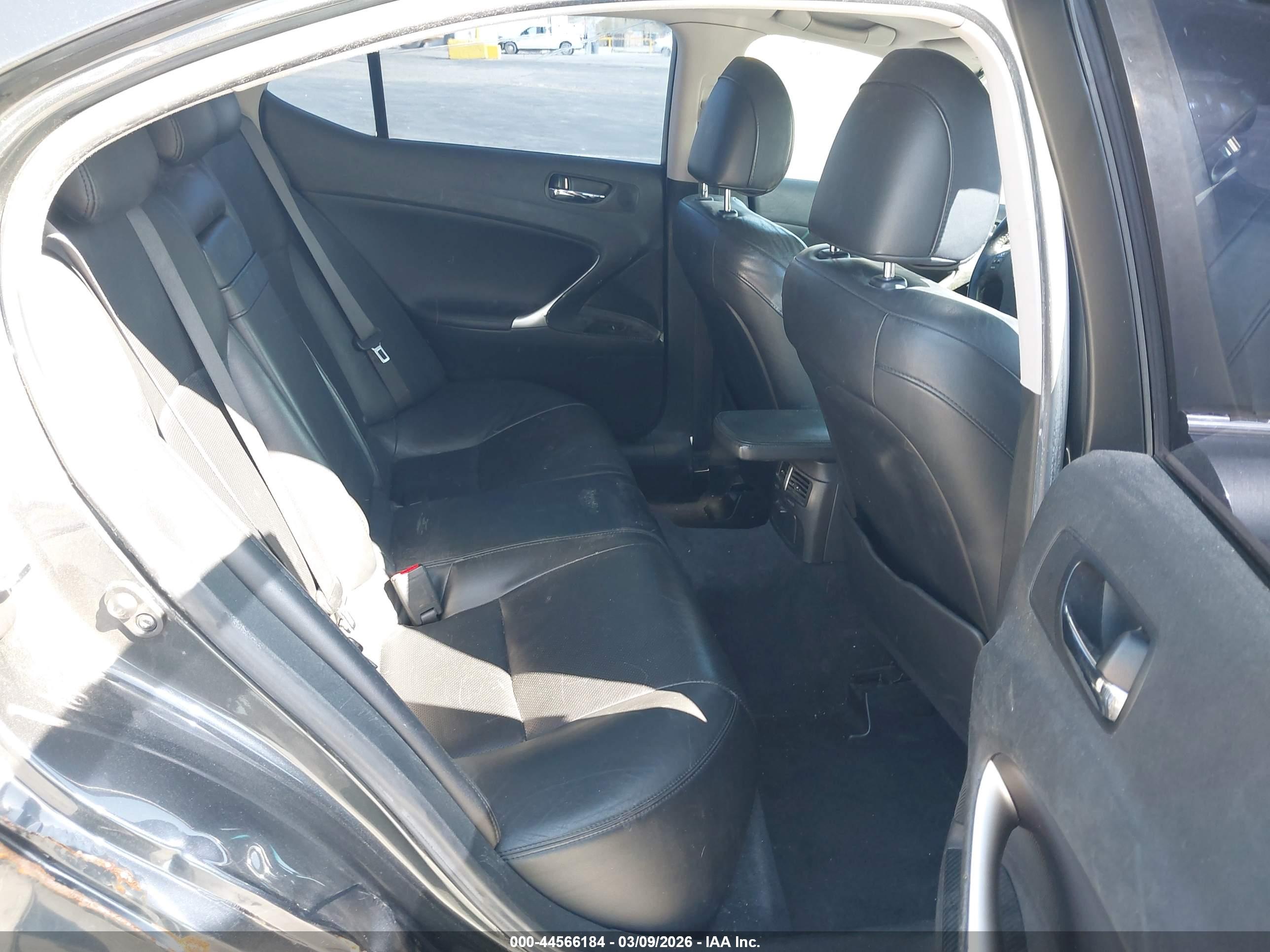 LEXUS IS image 8