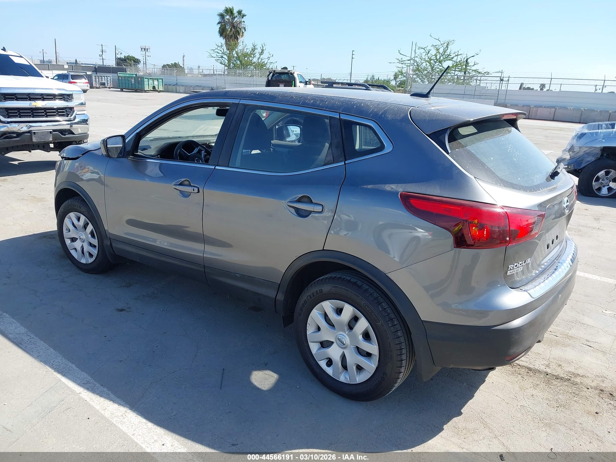 NISSAN ROGUE image 3