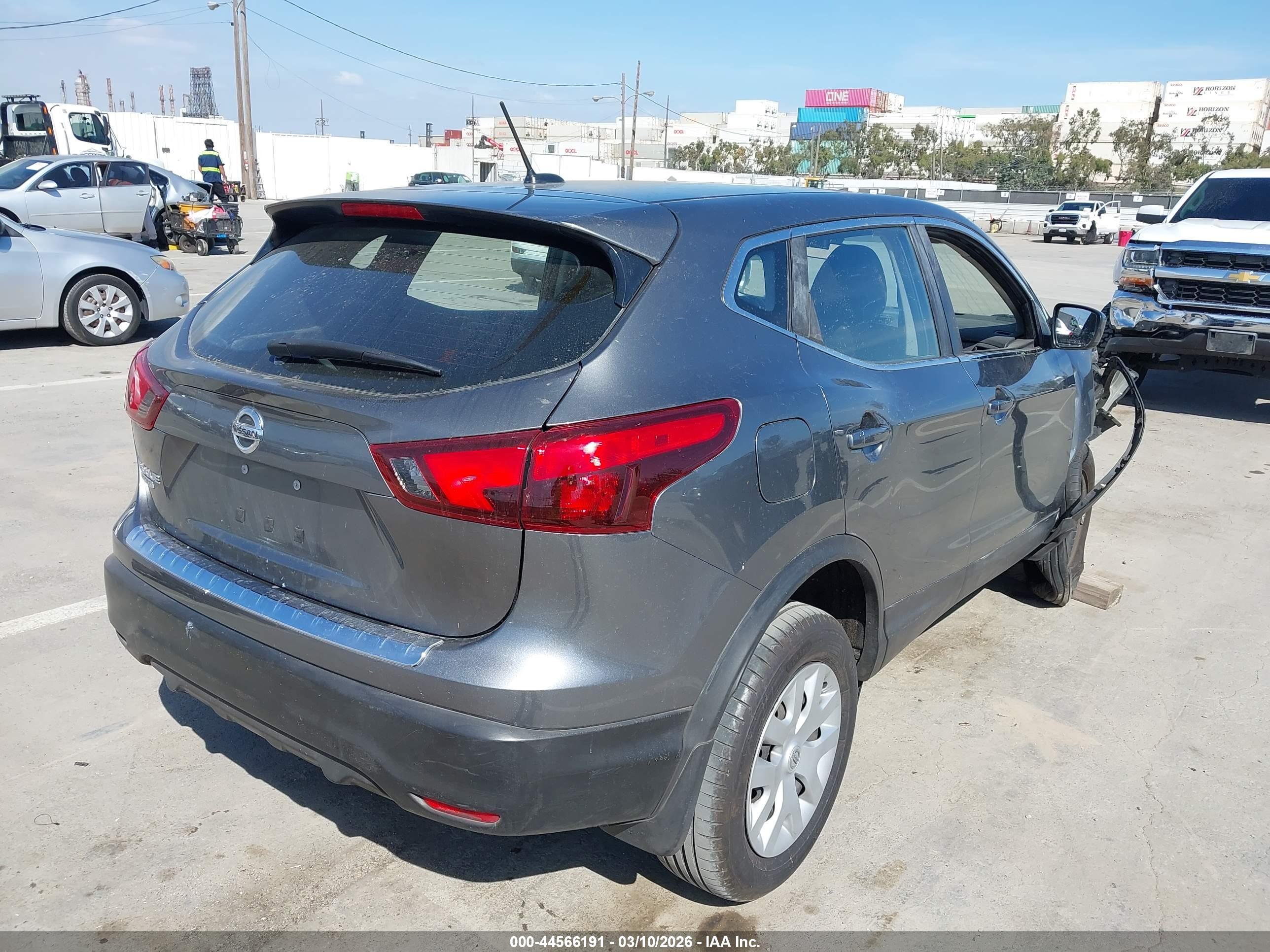 NISSAN ROGUE image 4
