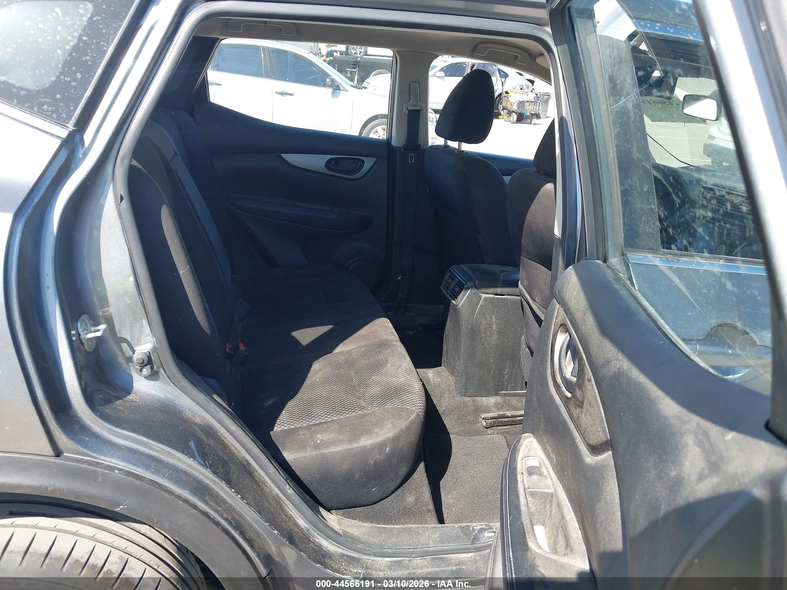 NISSAN ROGUE image 8