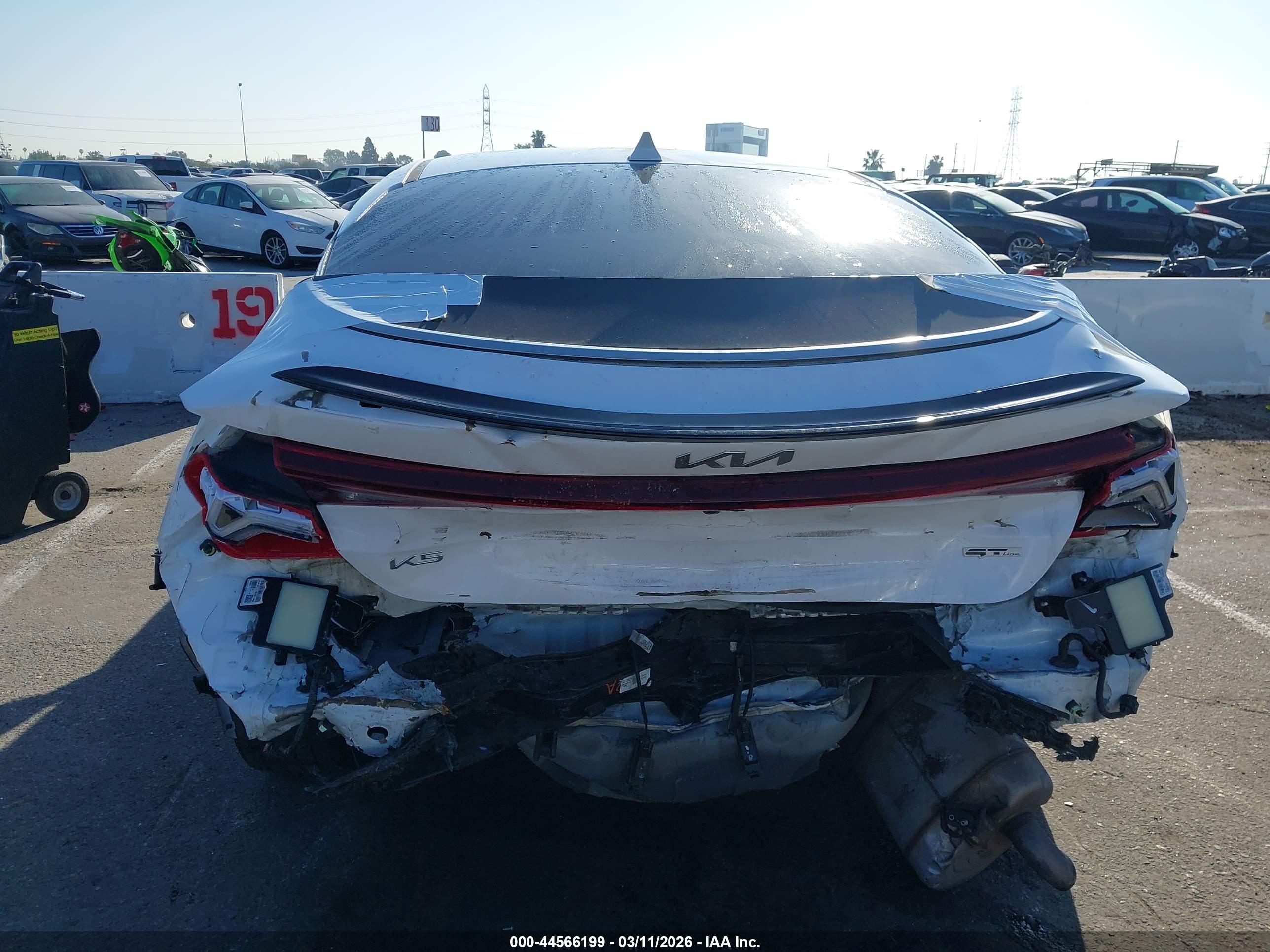 KIA K5 image 6