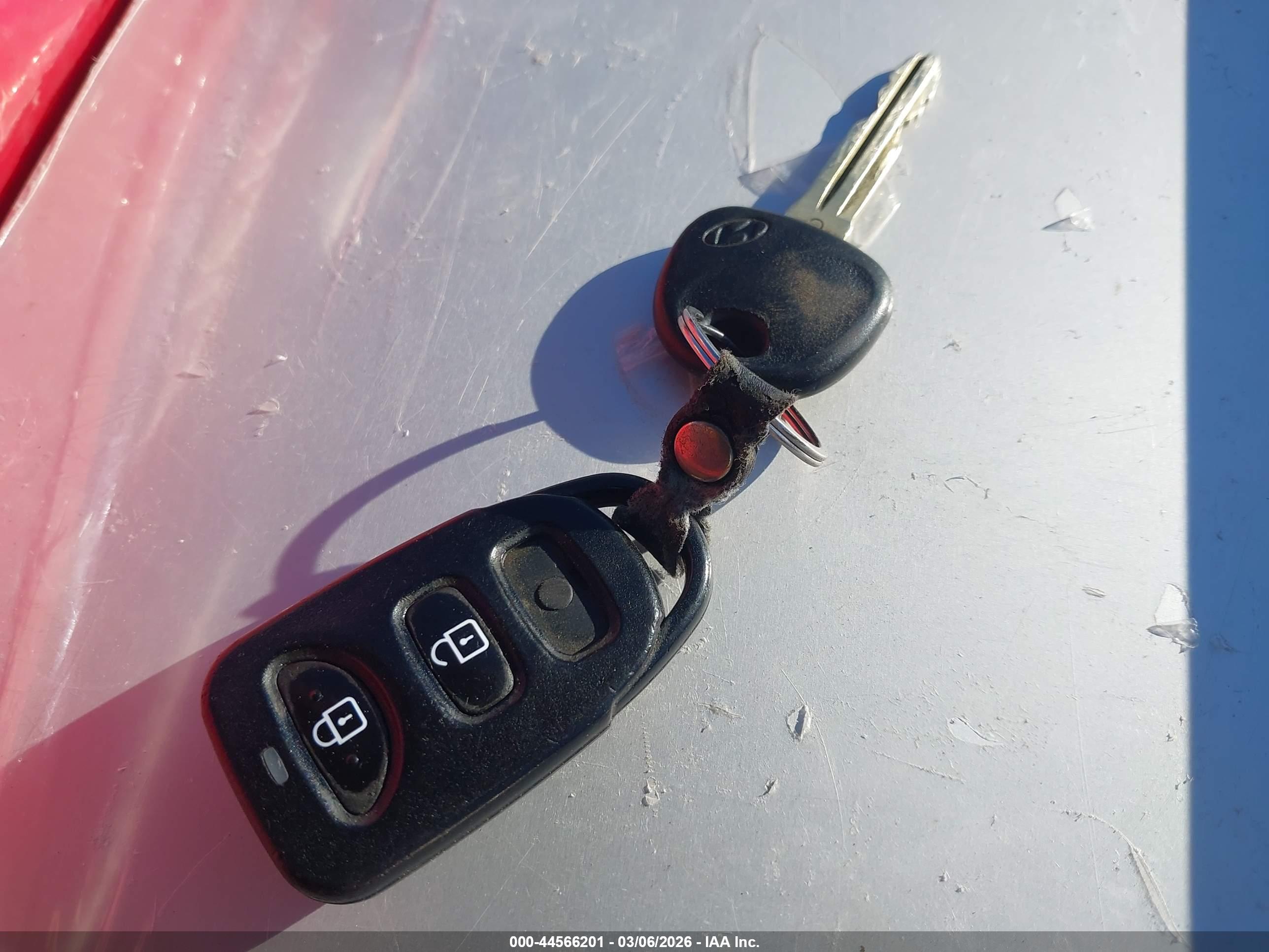HYUNDAI ELANTRA image 11