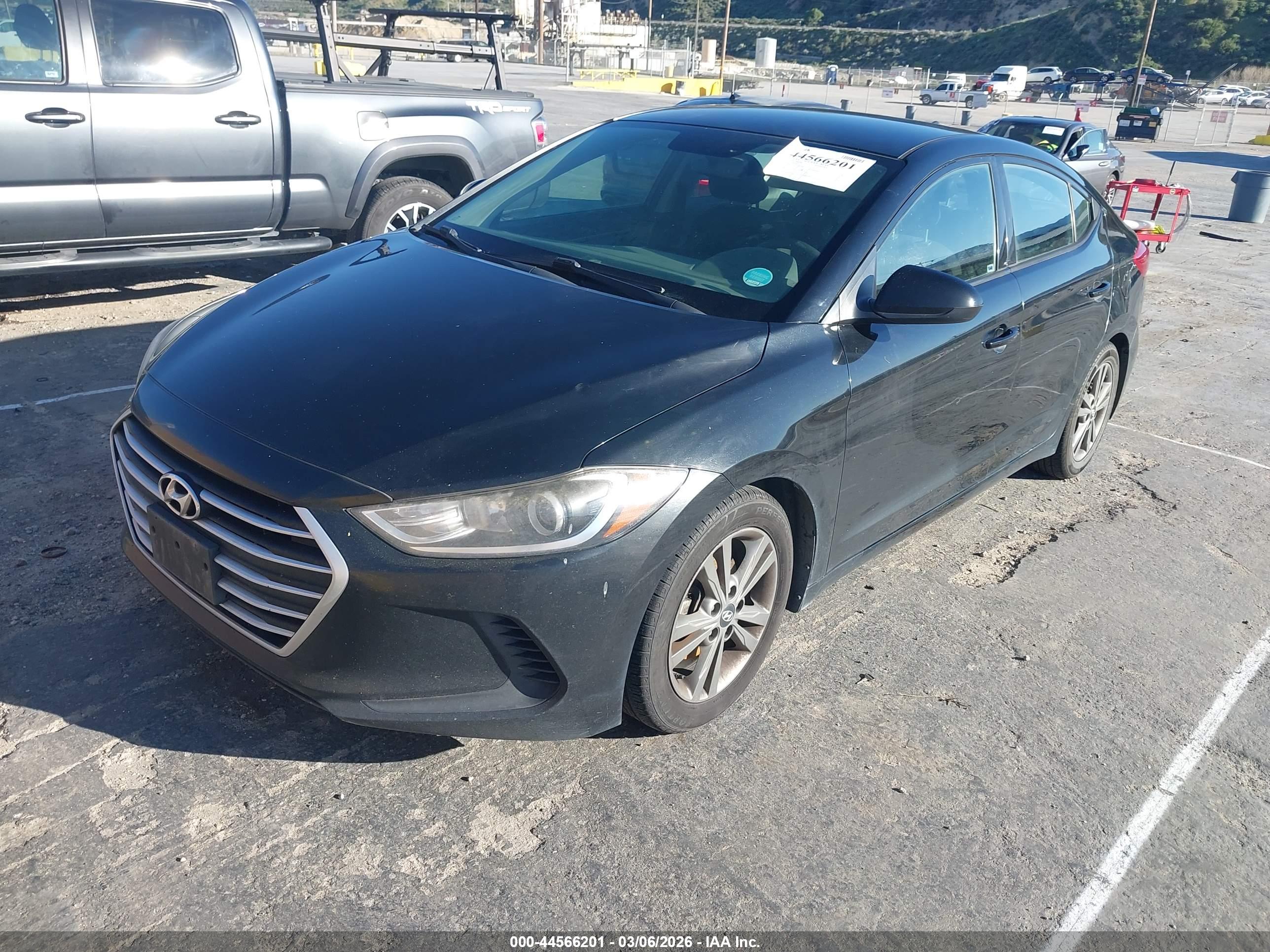 HYUNDAI ELANTRA image 2