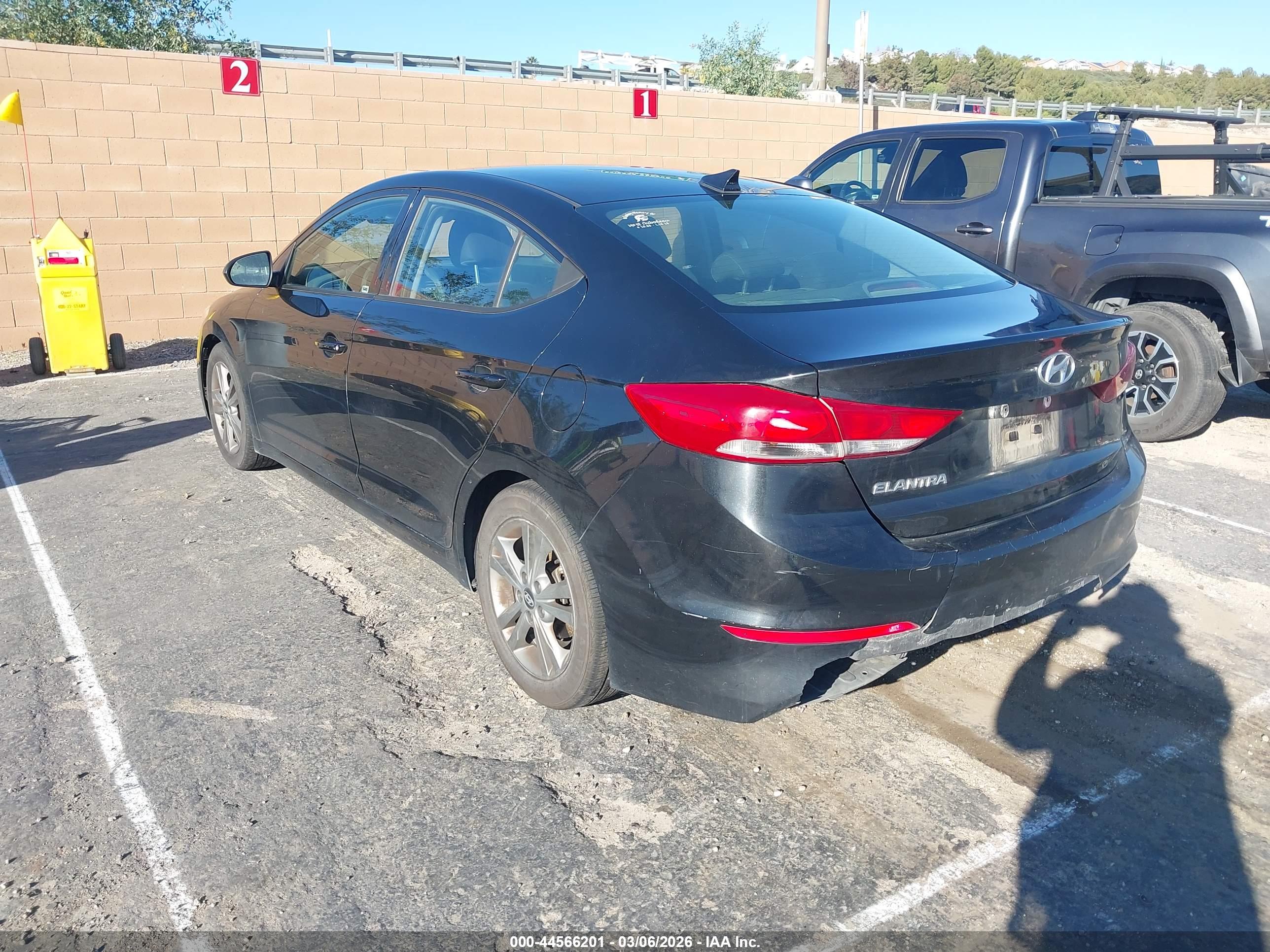 HYUNDAI ELANTRA image 3