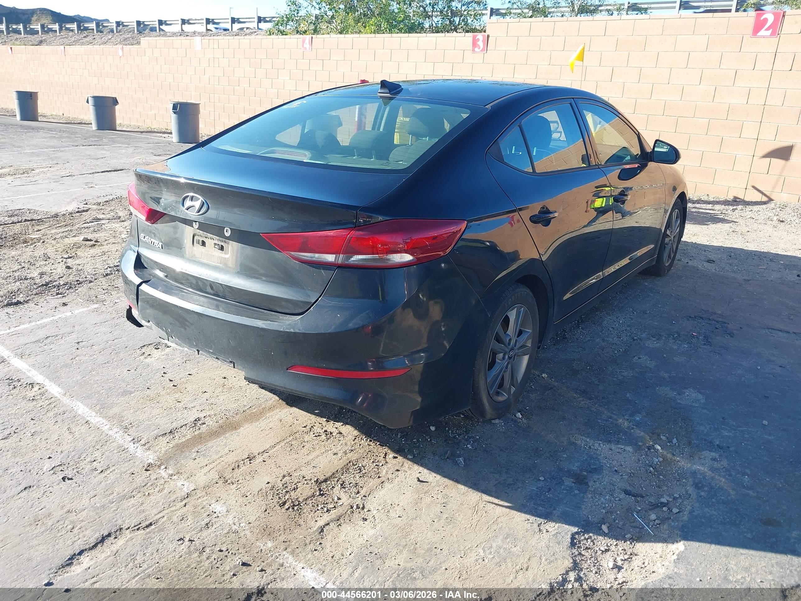 HYUNDAI ELANTRA image 4