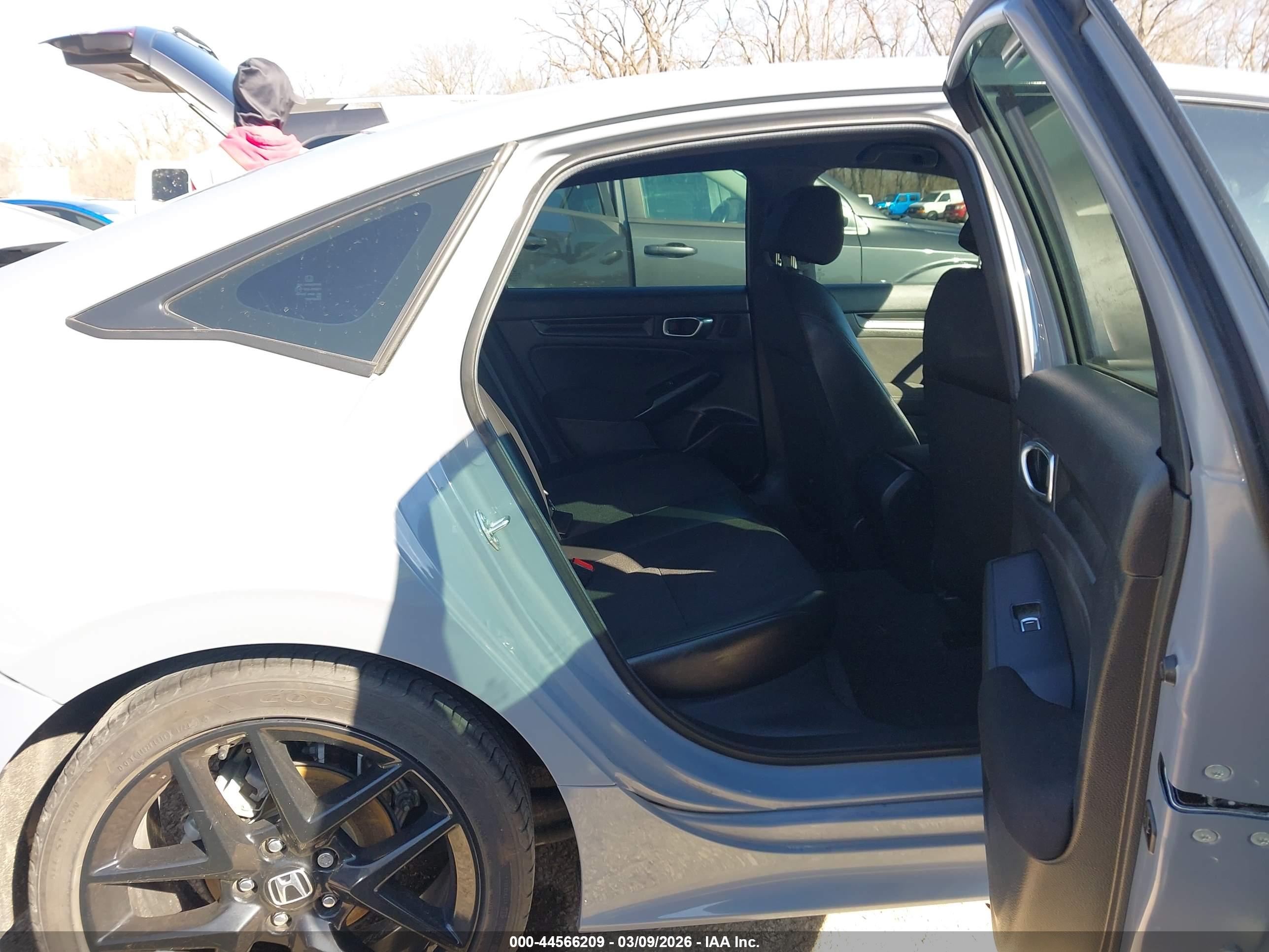 HONDA CIVIC image 8