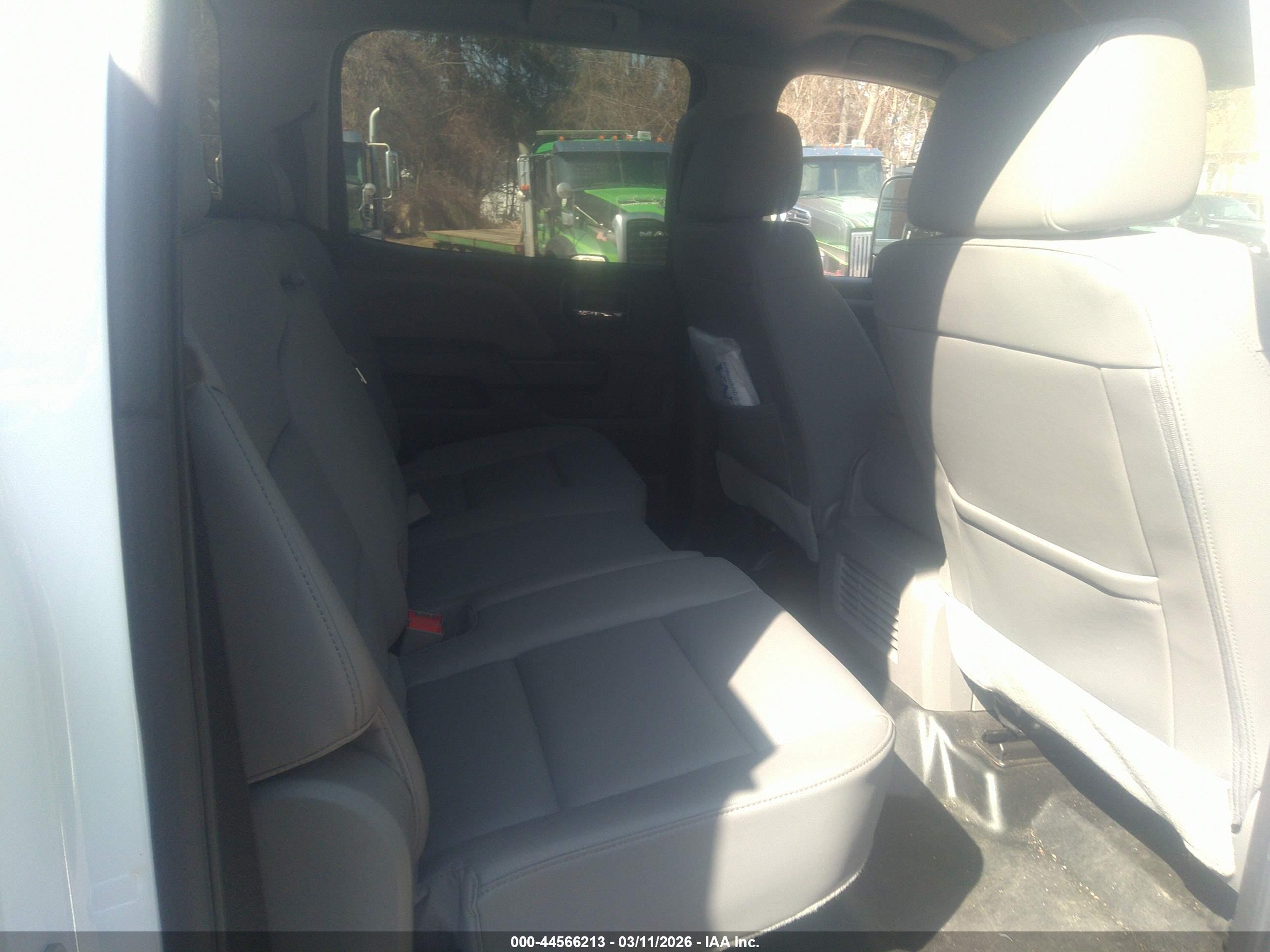 CHEVROLET SILVERADO image 7