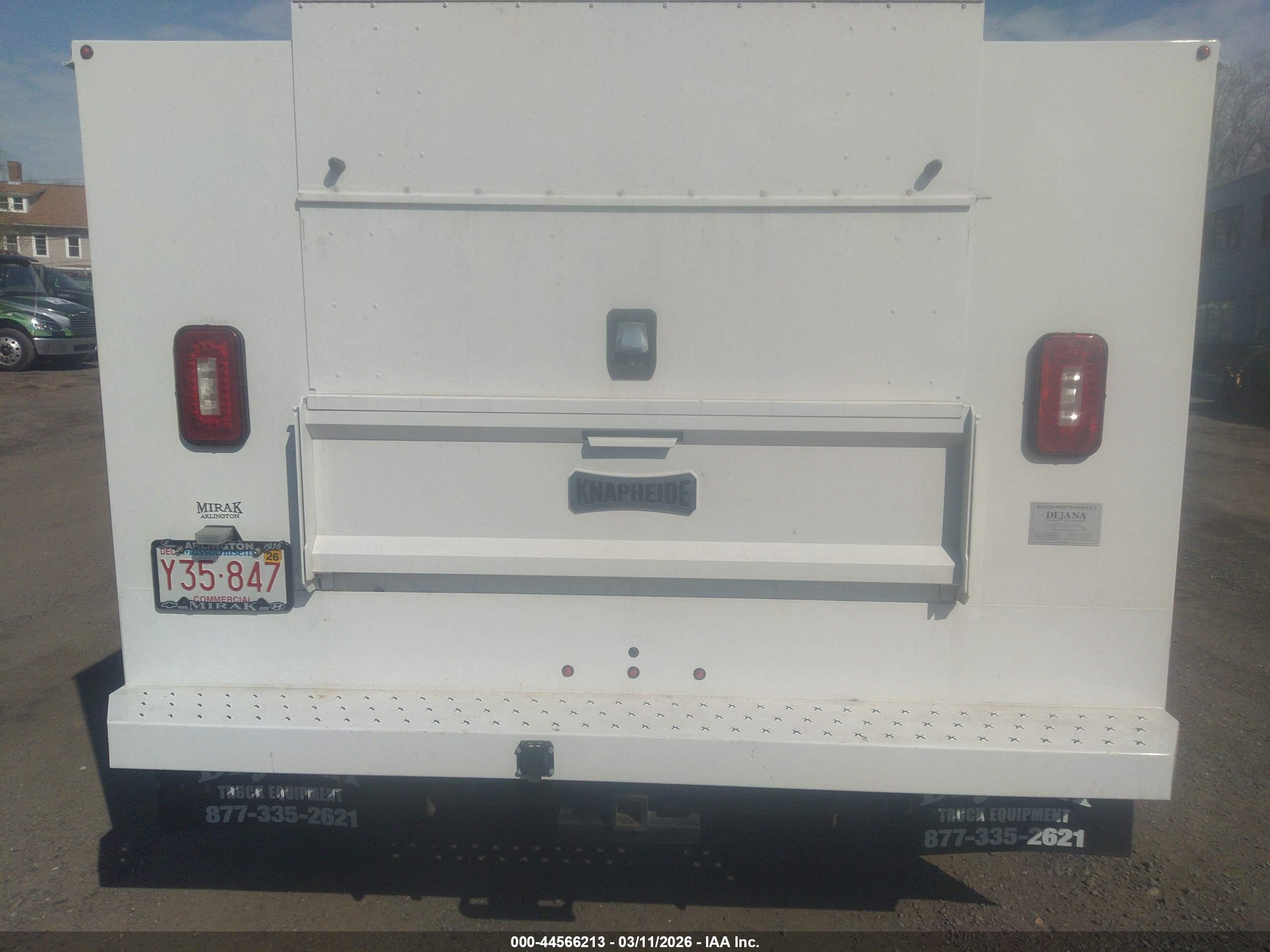 CHEVROLET SILVERADO image 8