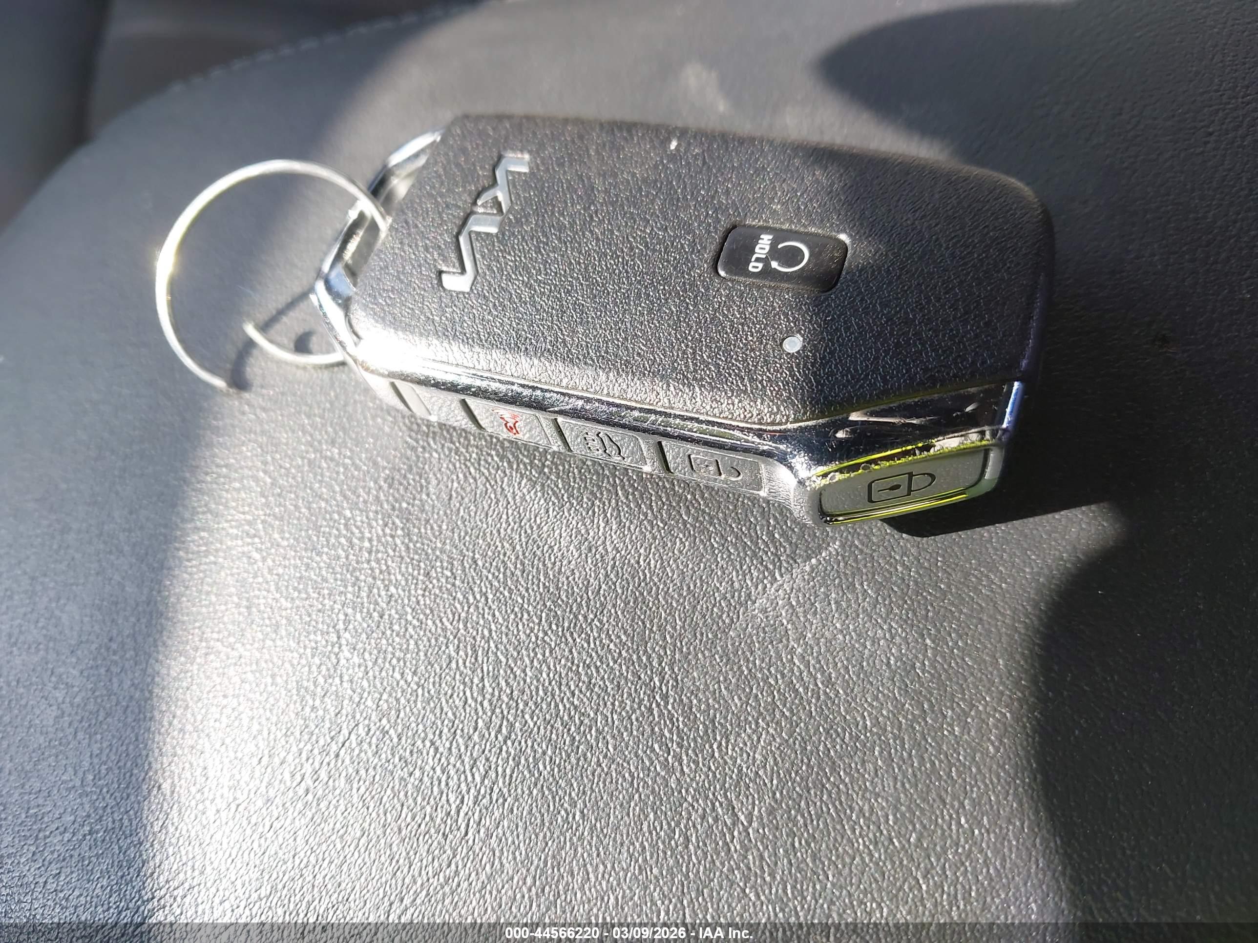 KIA K5 image 11