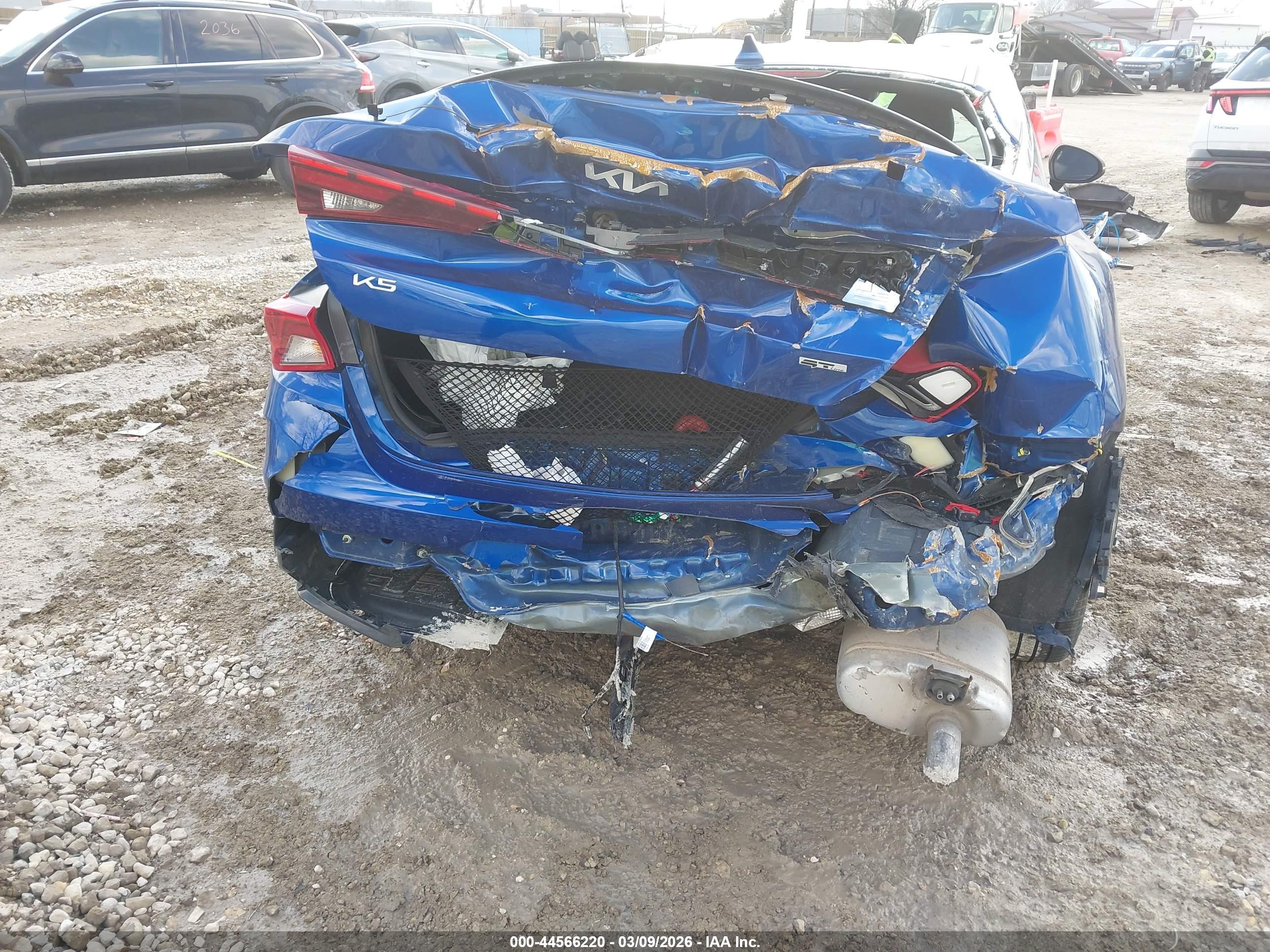 KIA K5 image 6