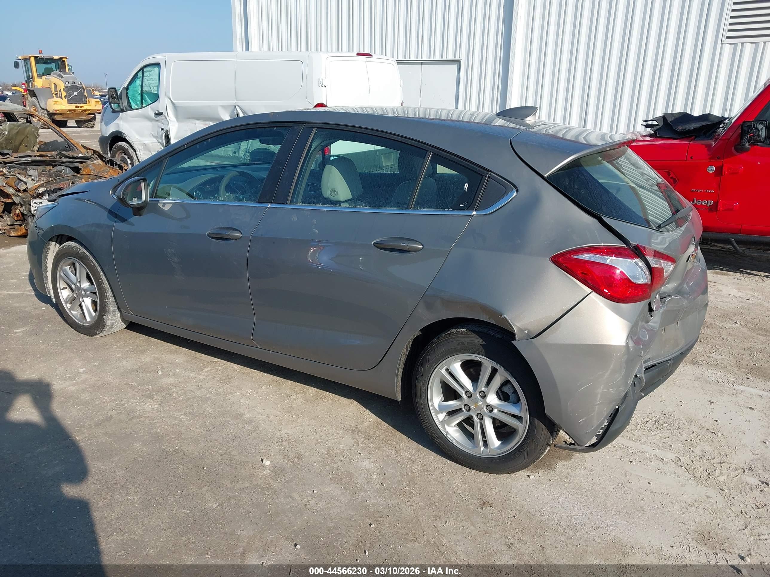 CHEVROLET CRUZE image 3