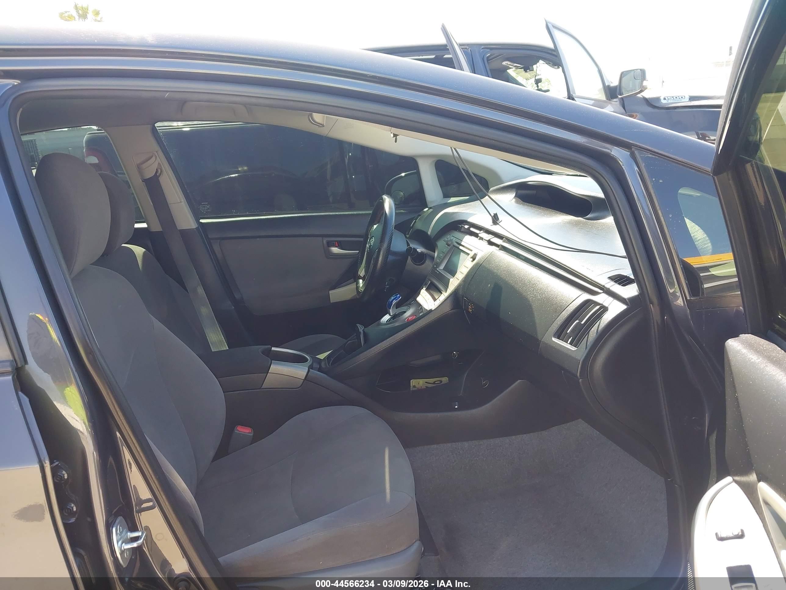 TOYOTA PRIUS image 5