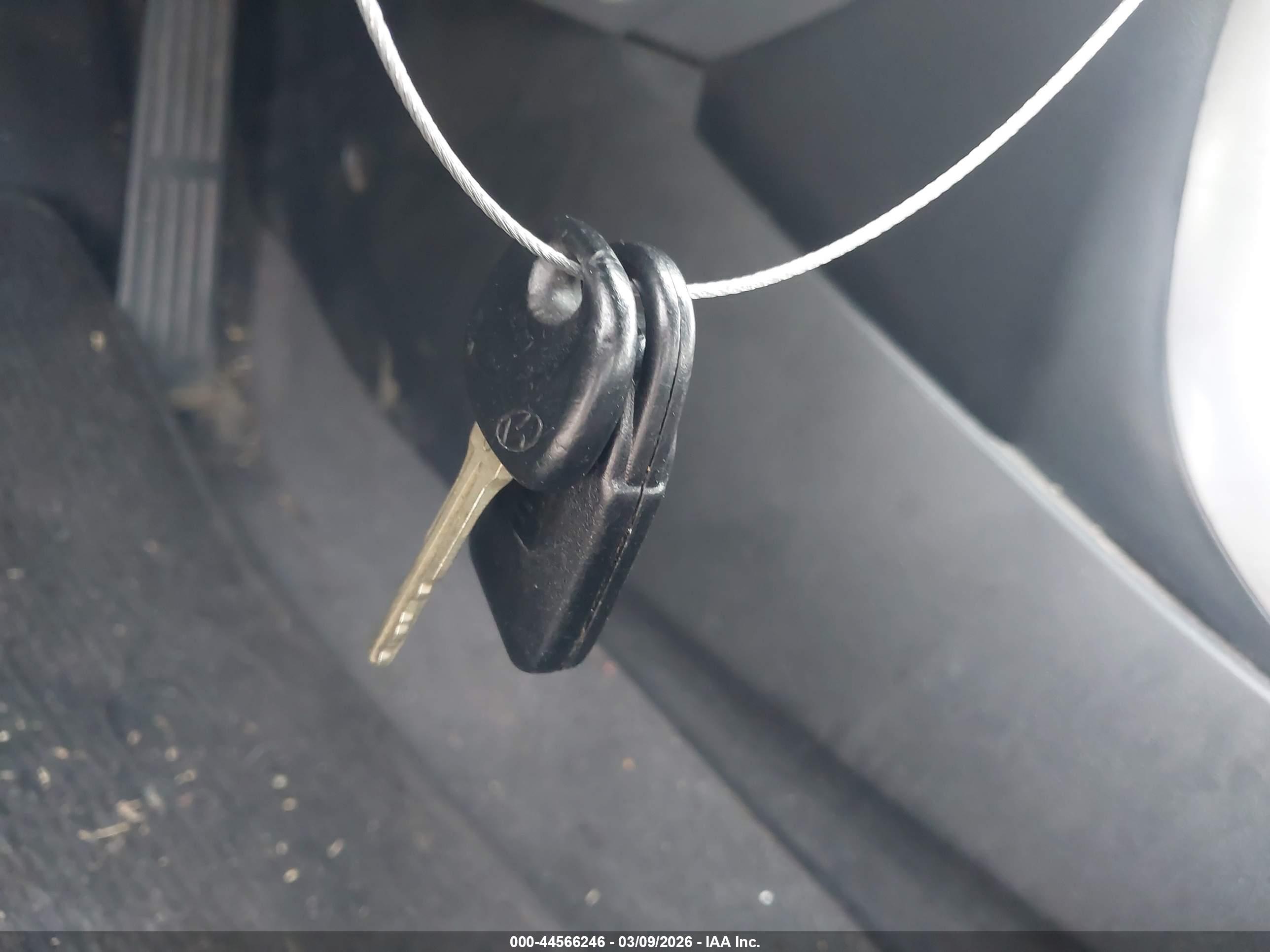 HYUNDAI ELANTRA image 11