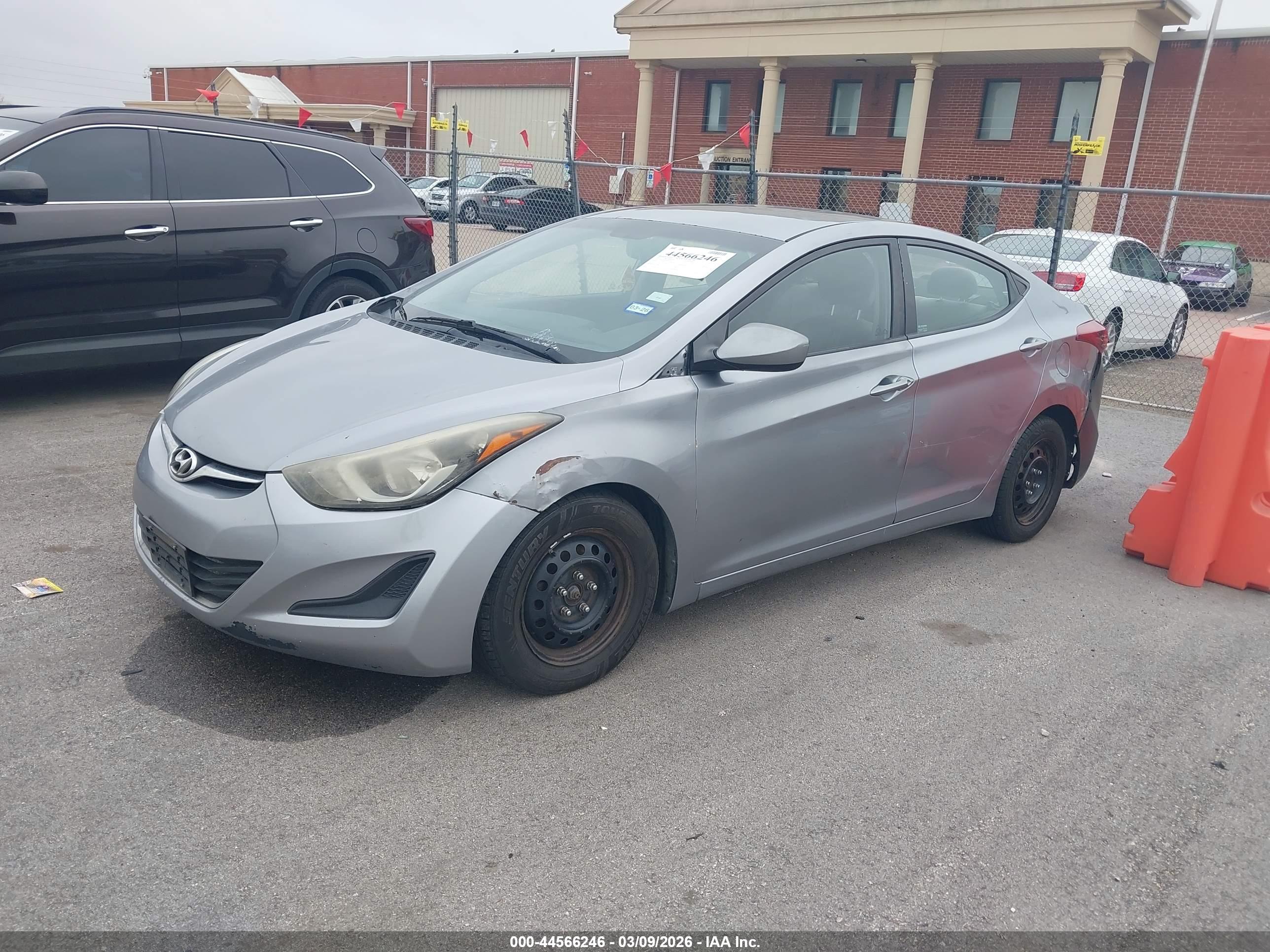 HYUNDAI ELANTRA image 2