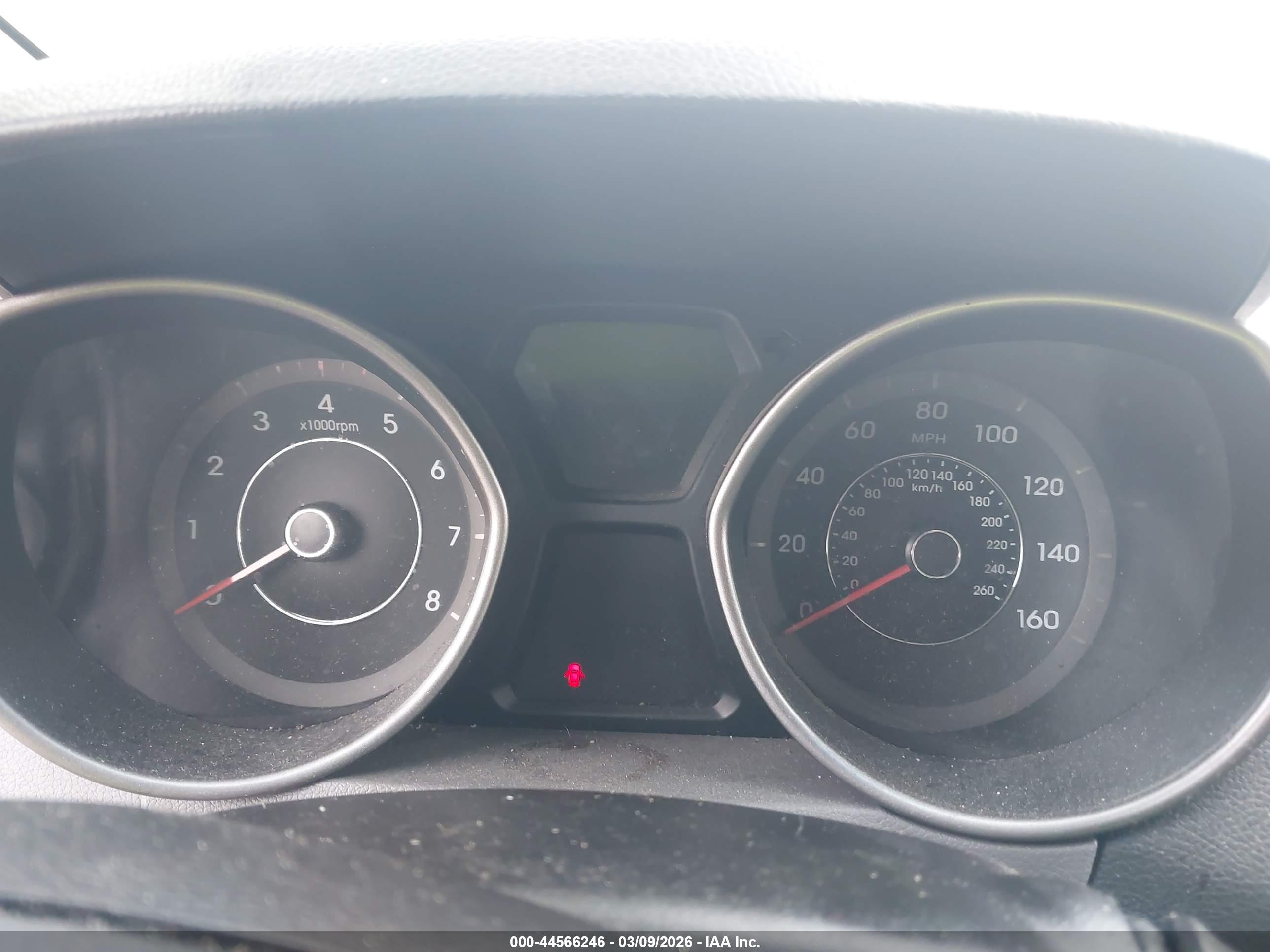 HYUNDAI ELANTRA image 7
