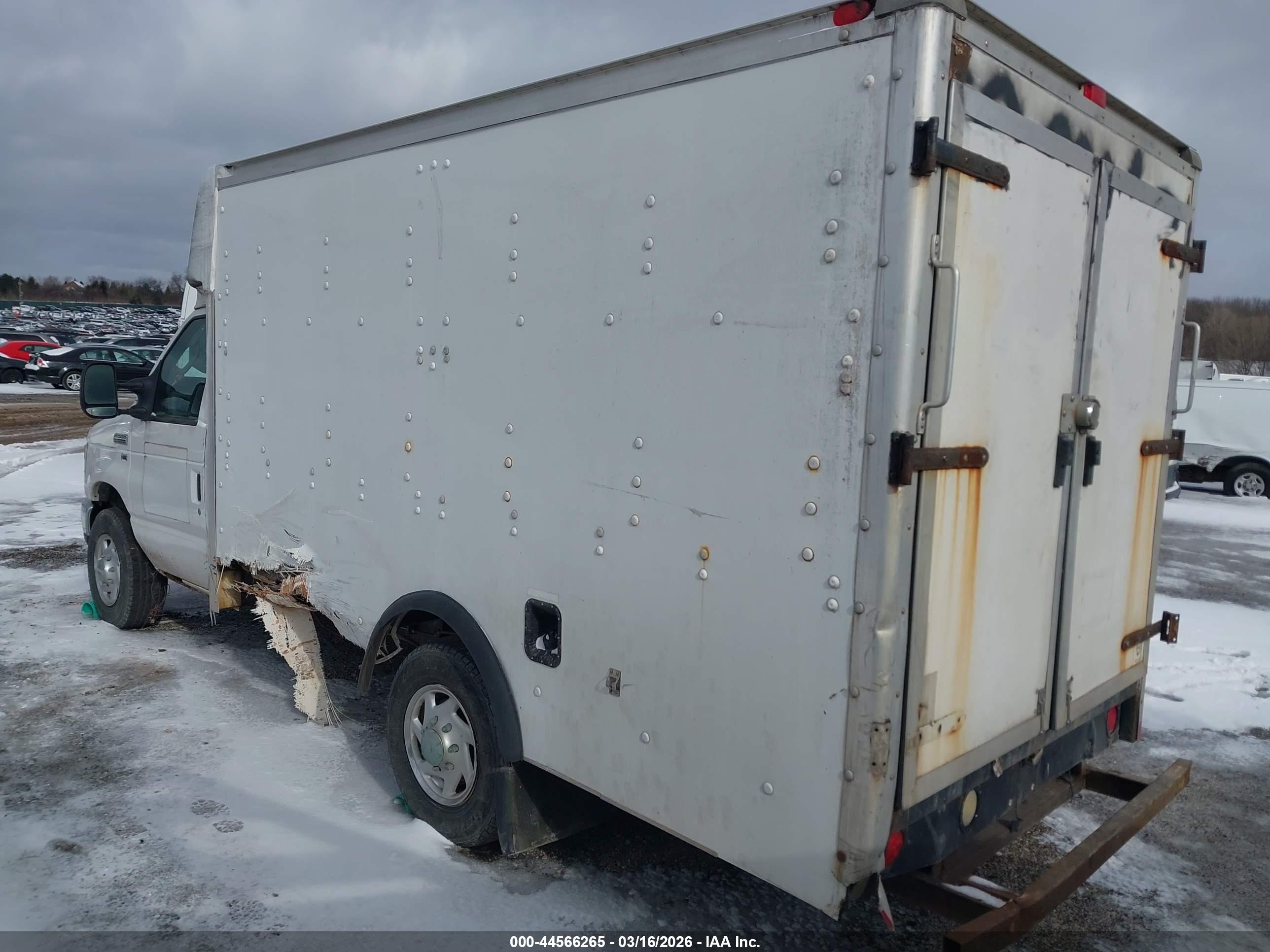 FORD E-350 image 3