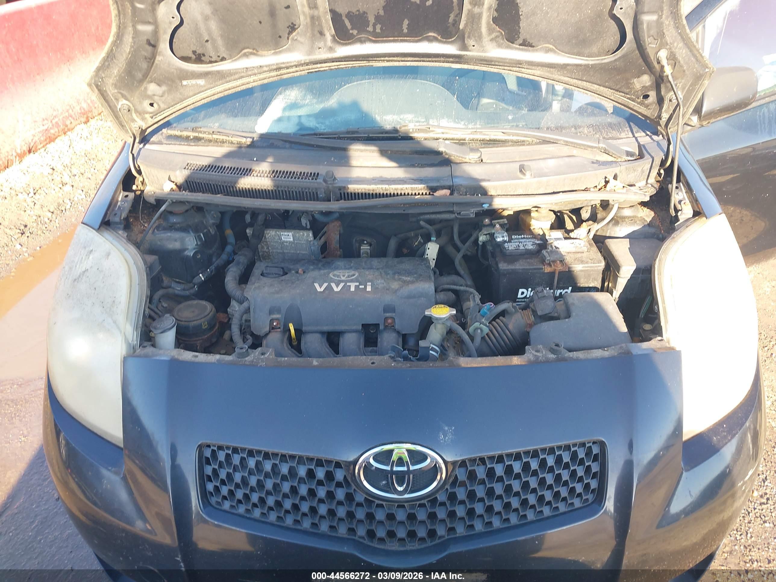 TOYOTA YARIS image 10
