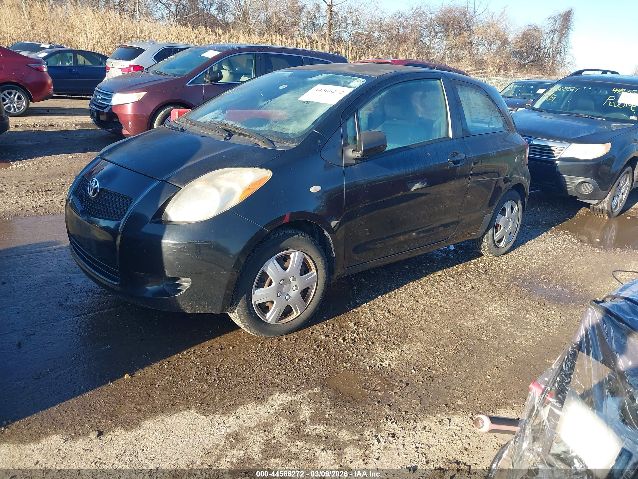 TOYOTA YARIS image 2